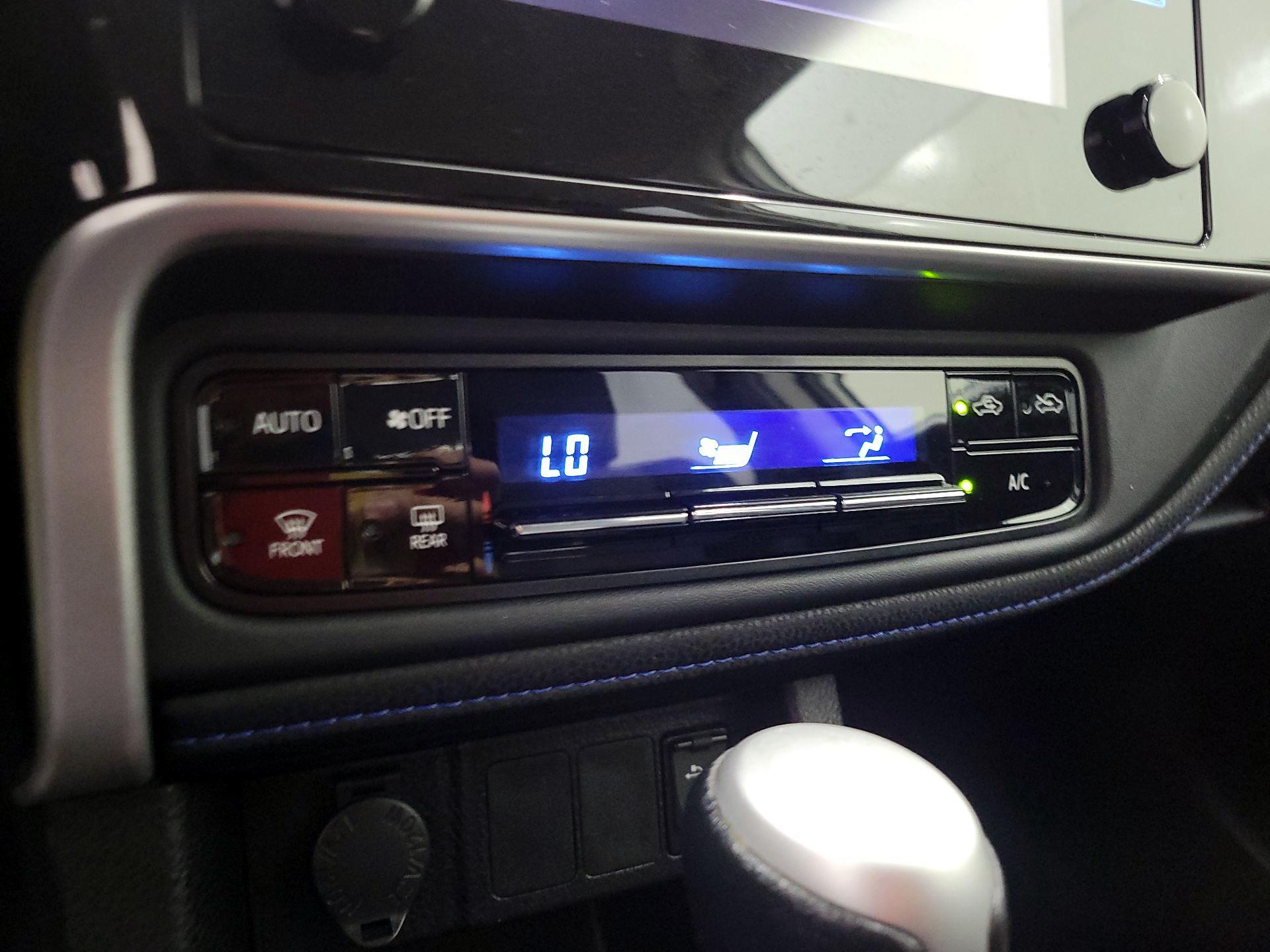 Thumbnail: 2018 Toyota Corolla - 16