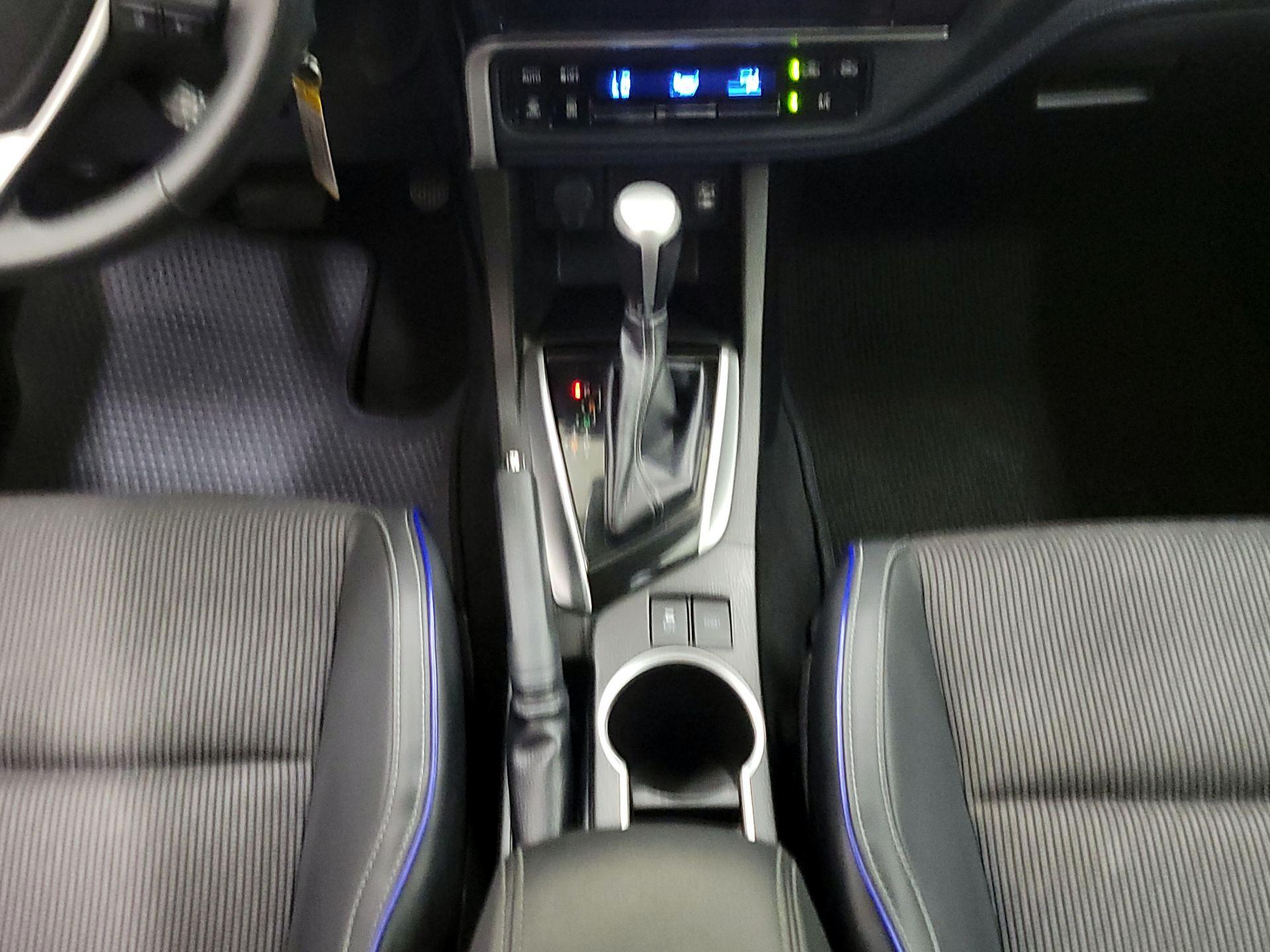 Thumbnail: 2018 Toyota Corolla - 17