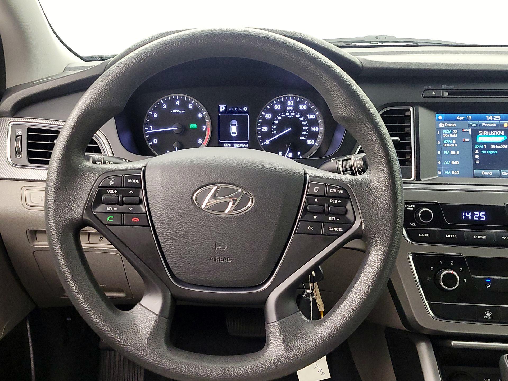 Thumbnail: 2016 Hyundai Sonata - 10