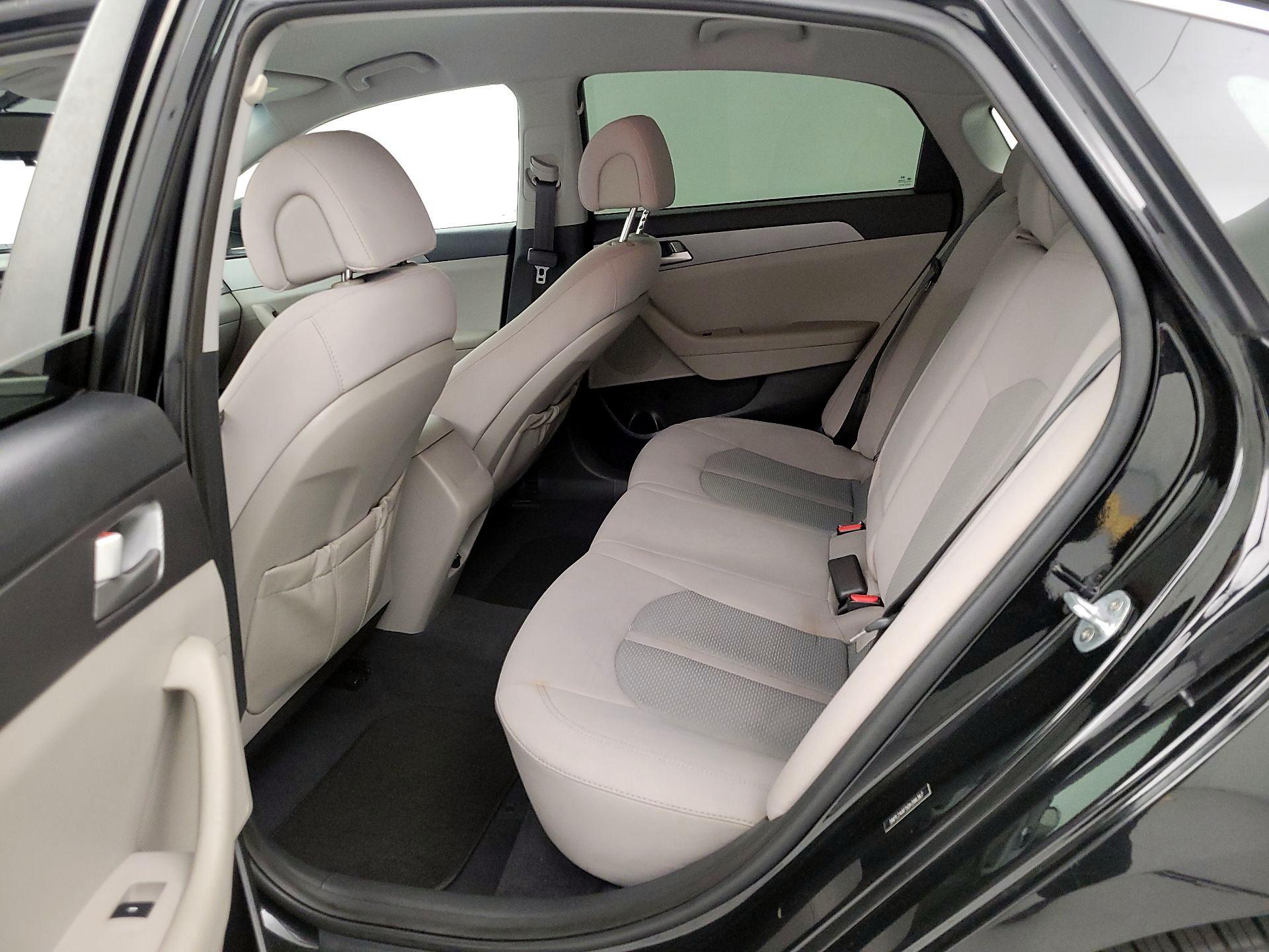 Thumbnail: 2016 Hyundai Sonata - 19