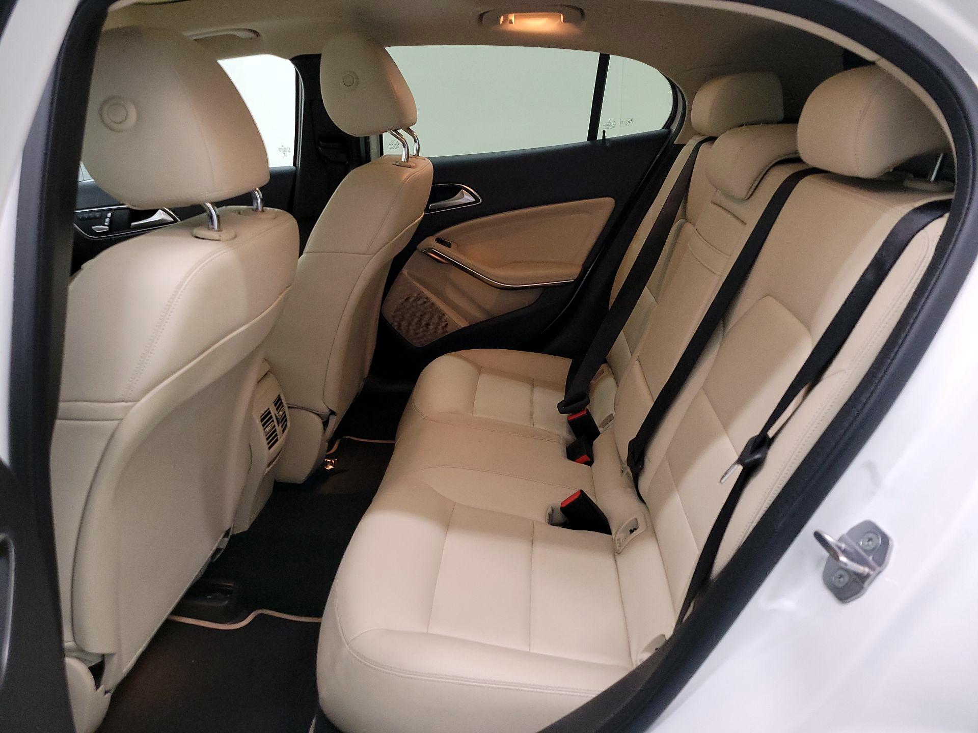 Thumbnail: 2020 Mercedes-Benz GLA - 19