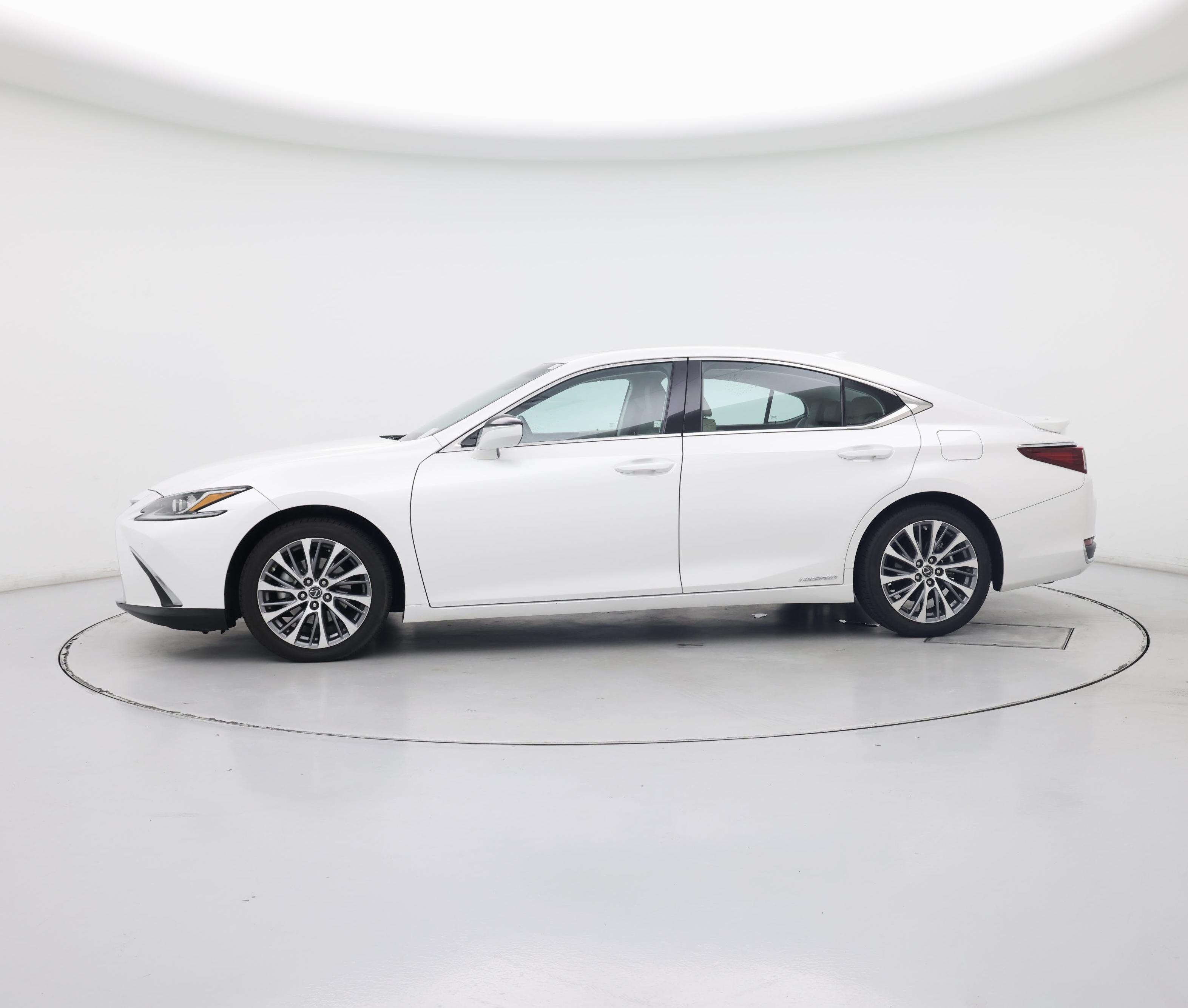 Thumbnail: 2020 Lexus ES - 3