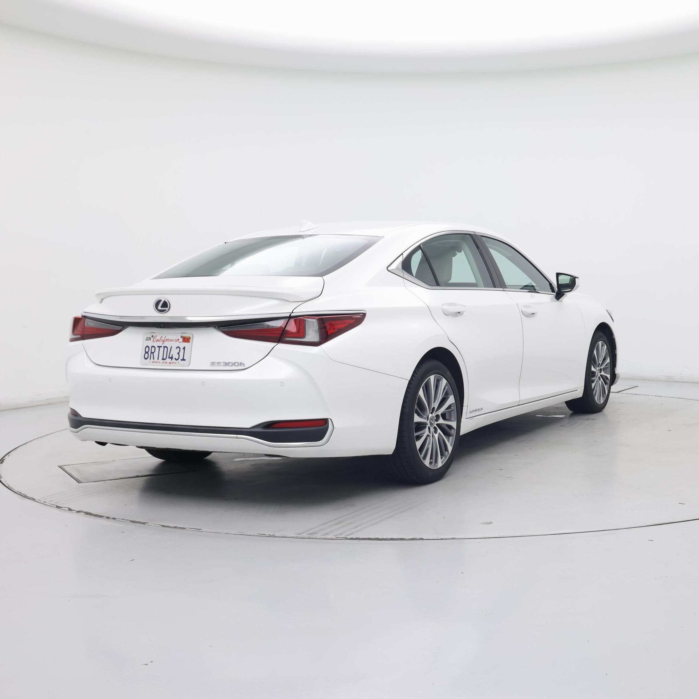 Thumbnail: 2020 Lexus ES - 8