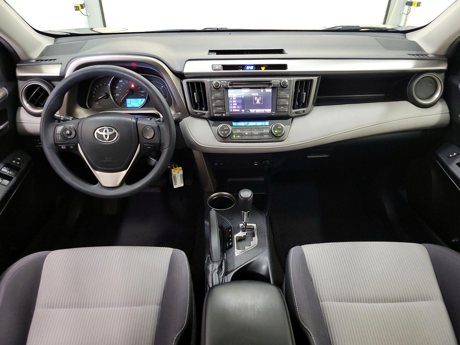 Thumbnail: 2015 Toyota RAV4 - 9