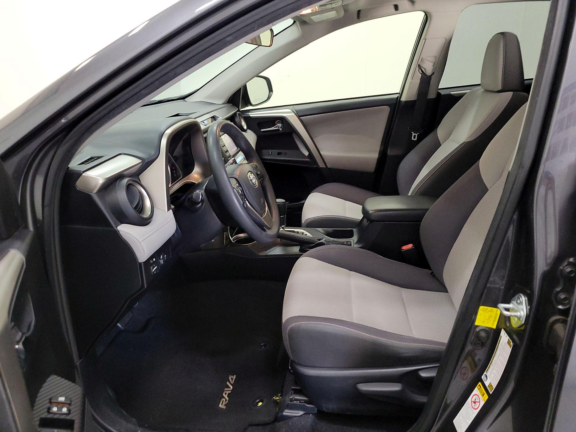 Thumbnail: 2015 Toyota RAV4 - 11
