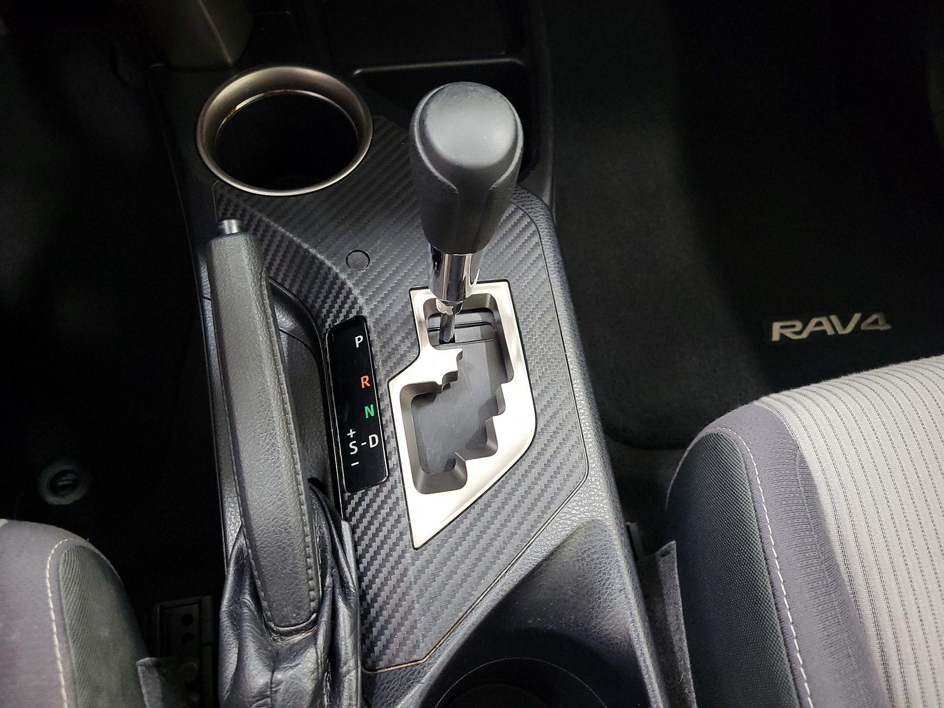 Thumbnail: 2015 Toyota RAV4 - 17