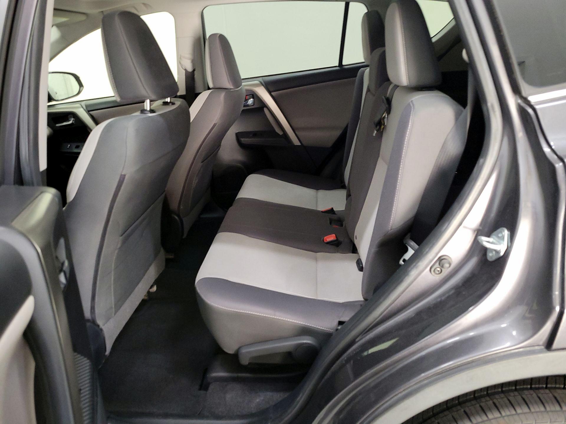 Thumbnail: 2015 Toyota RAV4 - 20