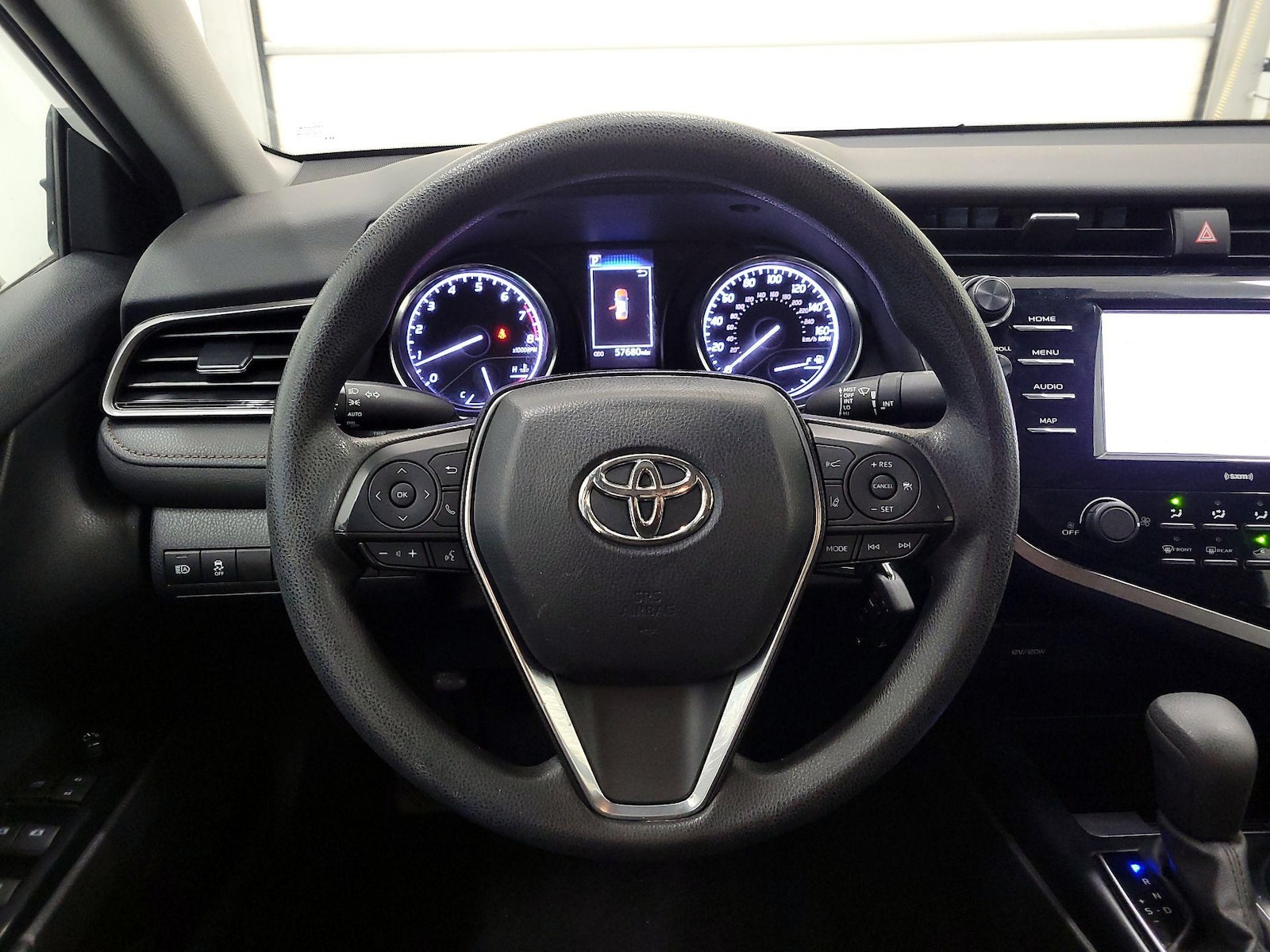 2020 Toyota Camry LE - Photo 11