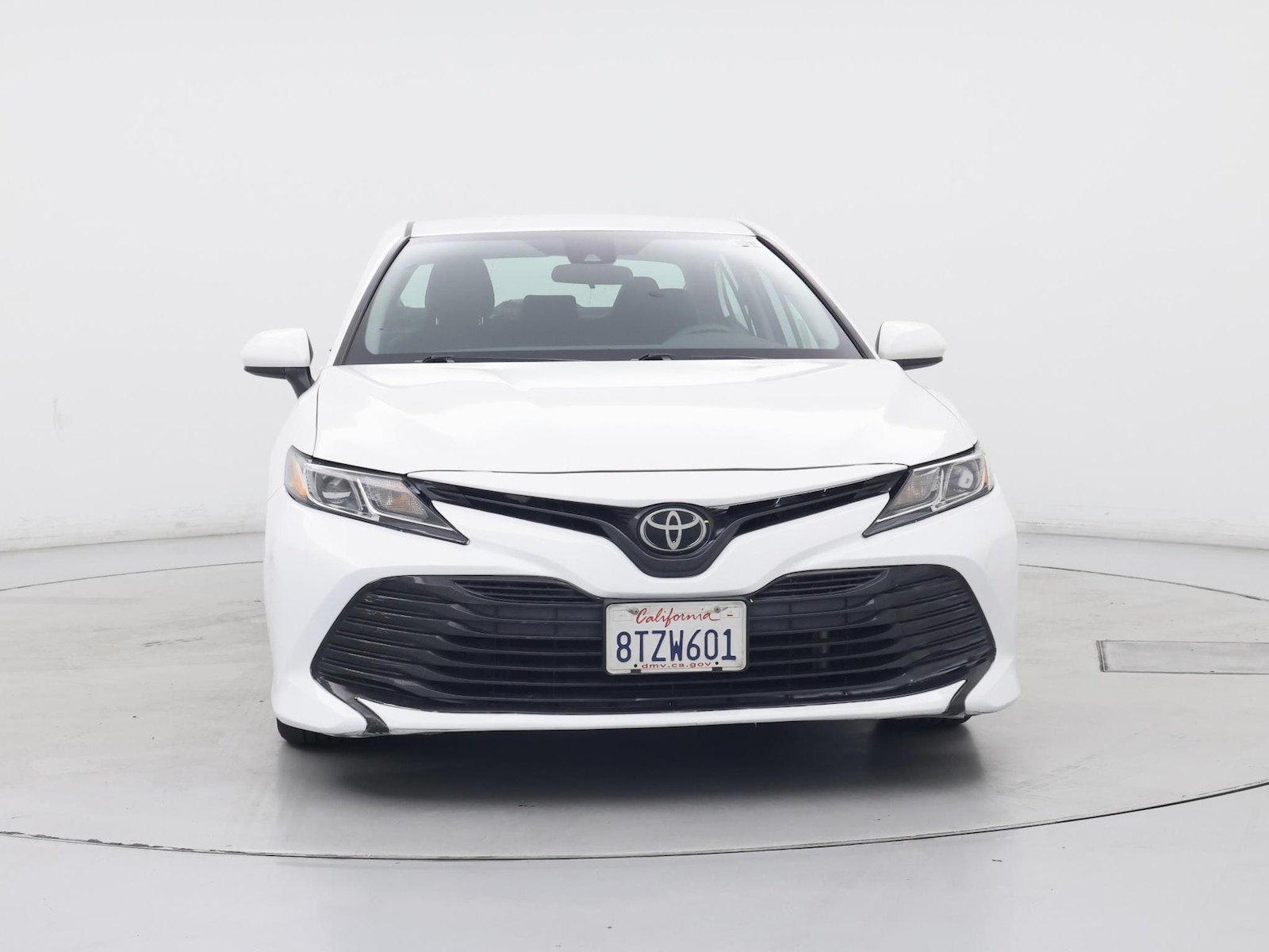 2020 Toyota Camry LE - Photo 6