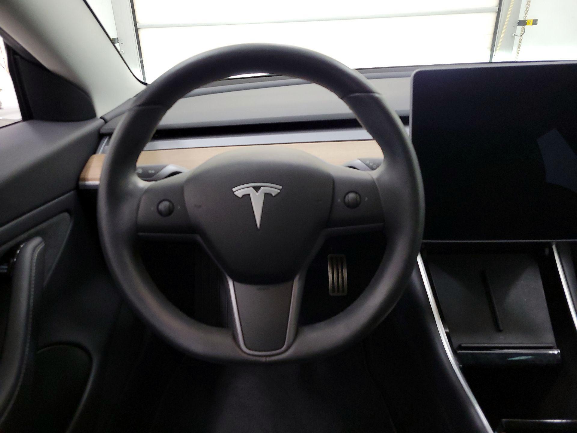 Thumbnail: 2019 Tesla Model 3 - 10