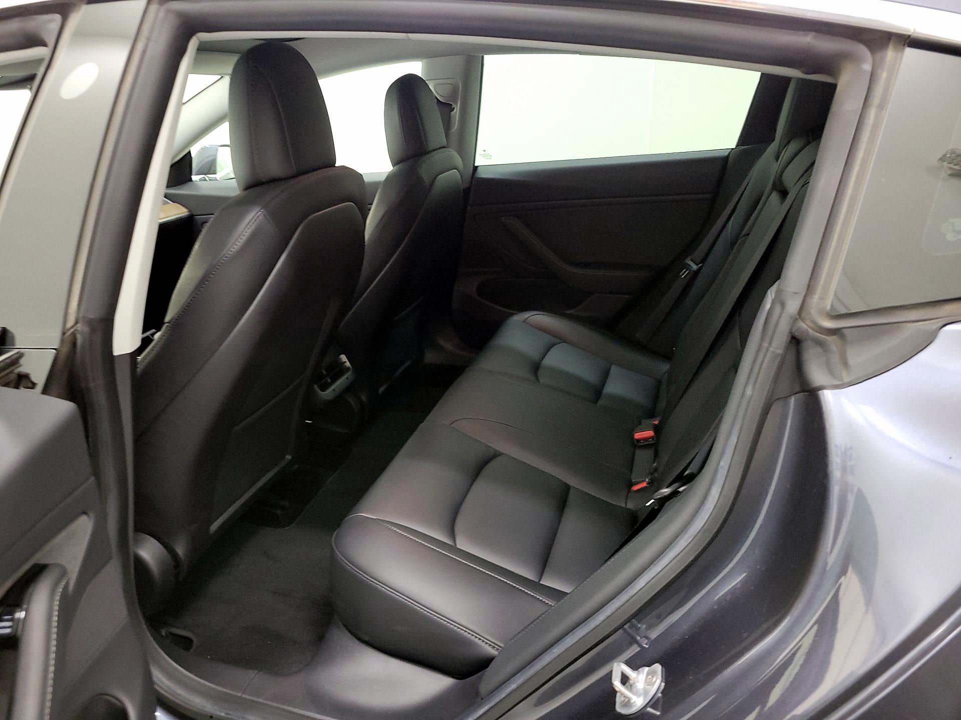 Thumbnail: 2019 Tesla Model 3 - 19