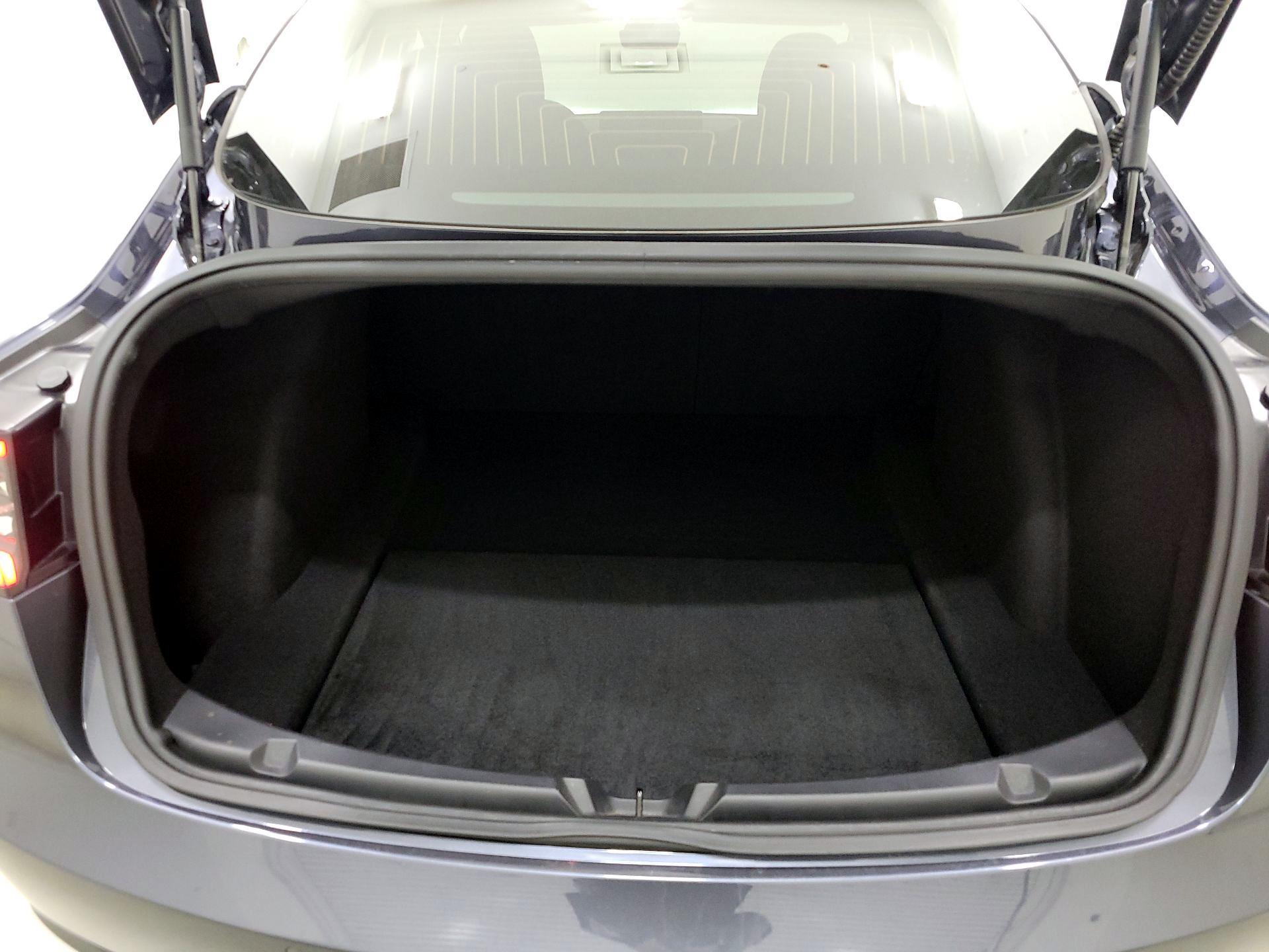 Thumbnail: 2019 Tesla Model 3 - 20