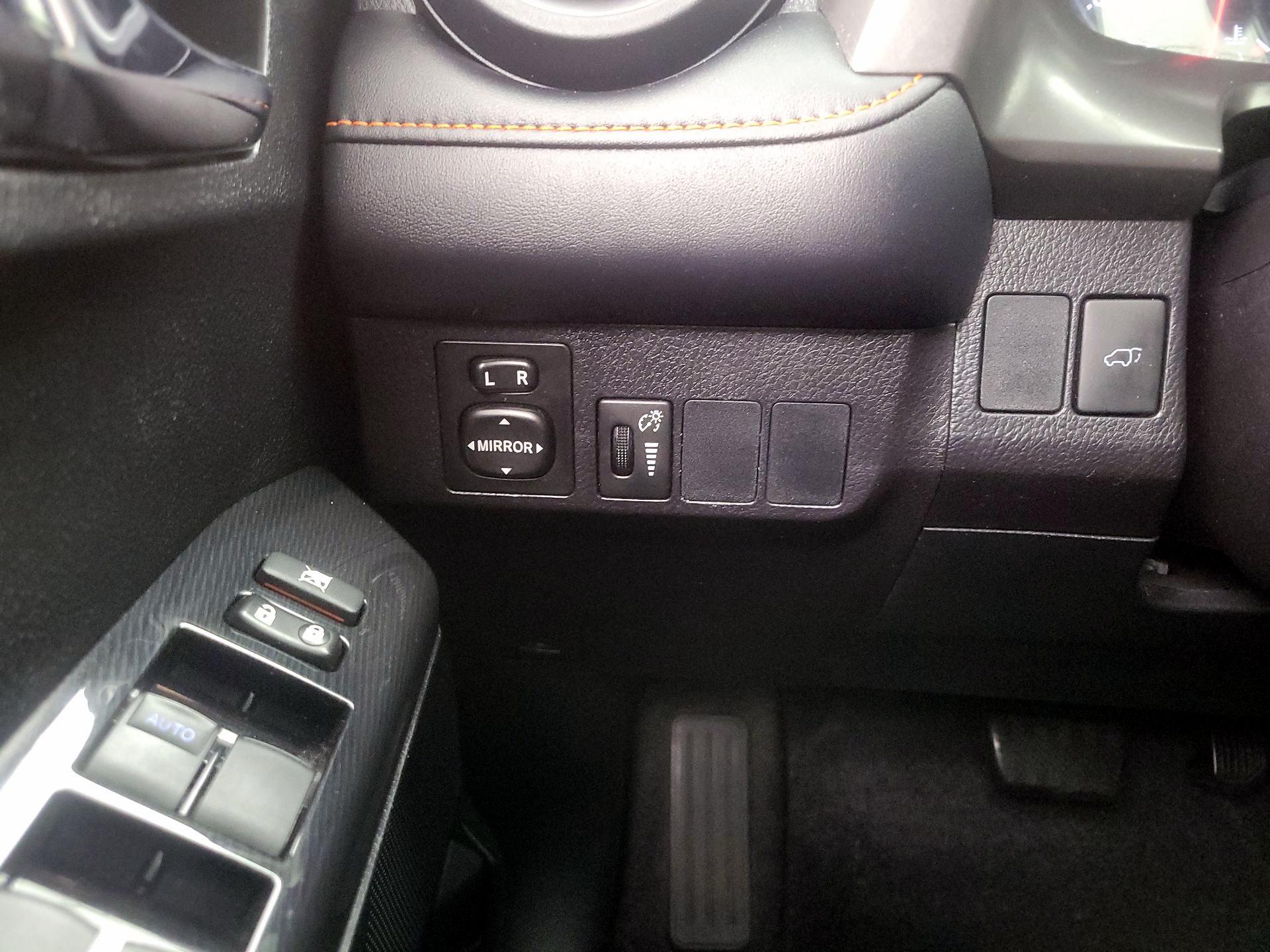 Thumbnail: 2016 Toyota RAV4 - 13