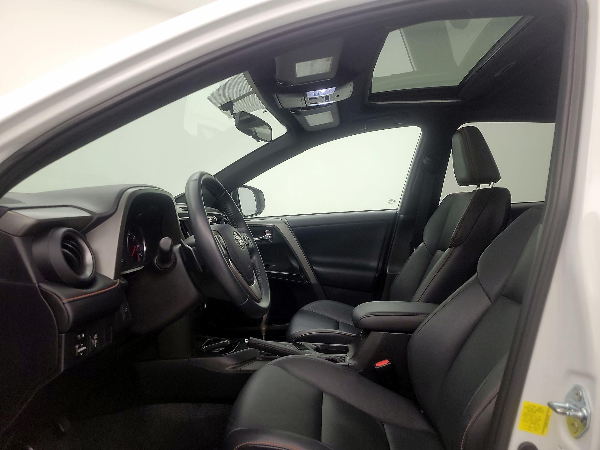 Thumbnail: 2016 Toyota RAV4 - 19