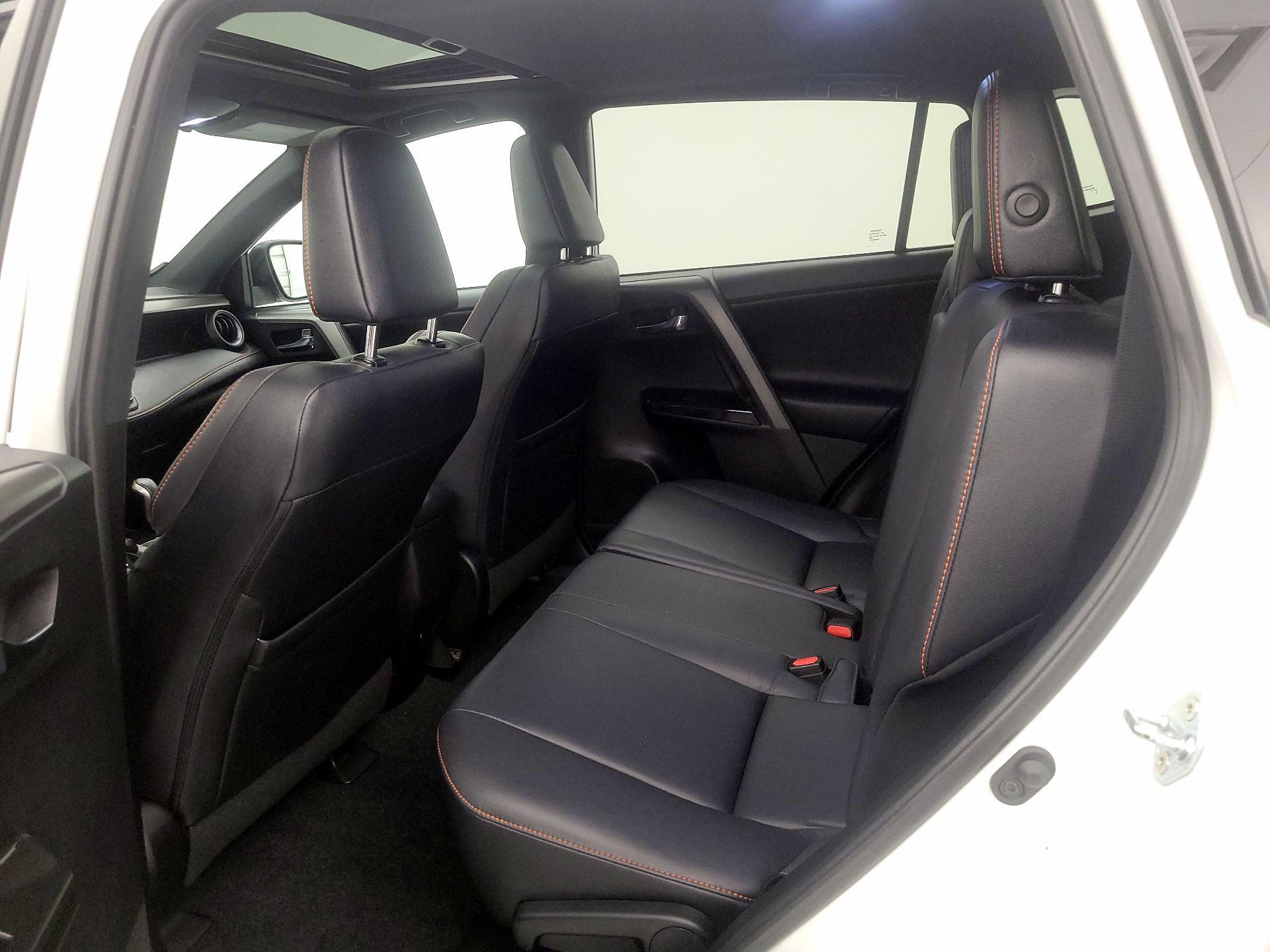 Thumbnail: 2016 Toyota RAV4 - 20