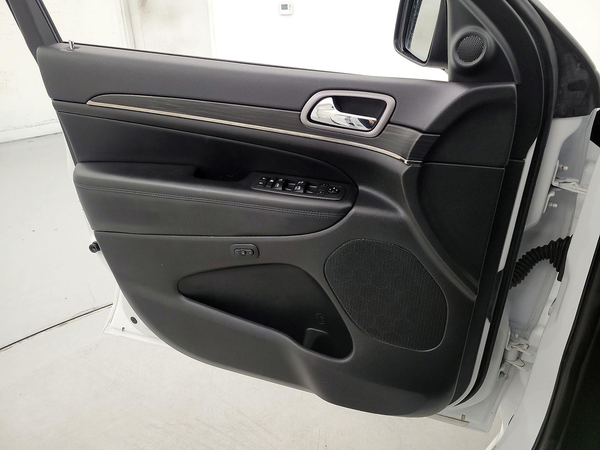 Thumbnail: 2021 Jeep Grand Cherokee - 12