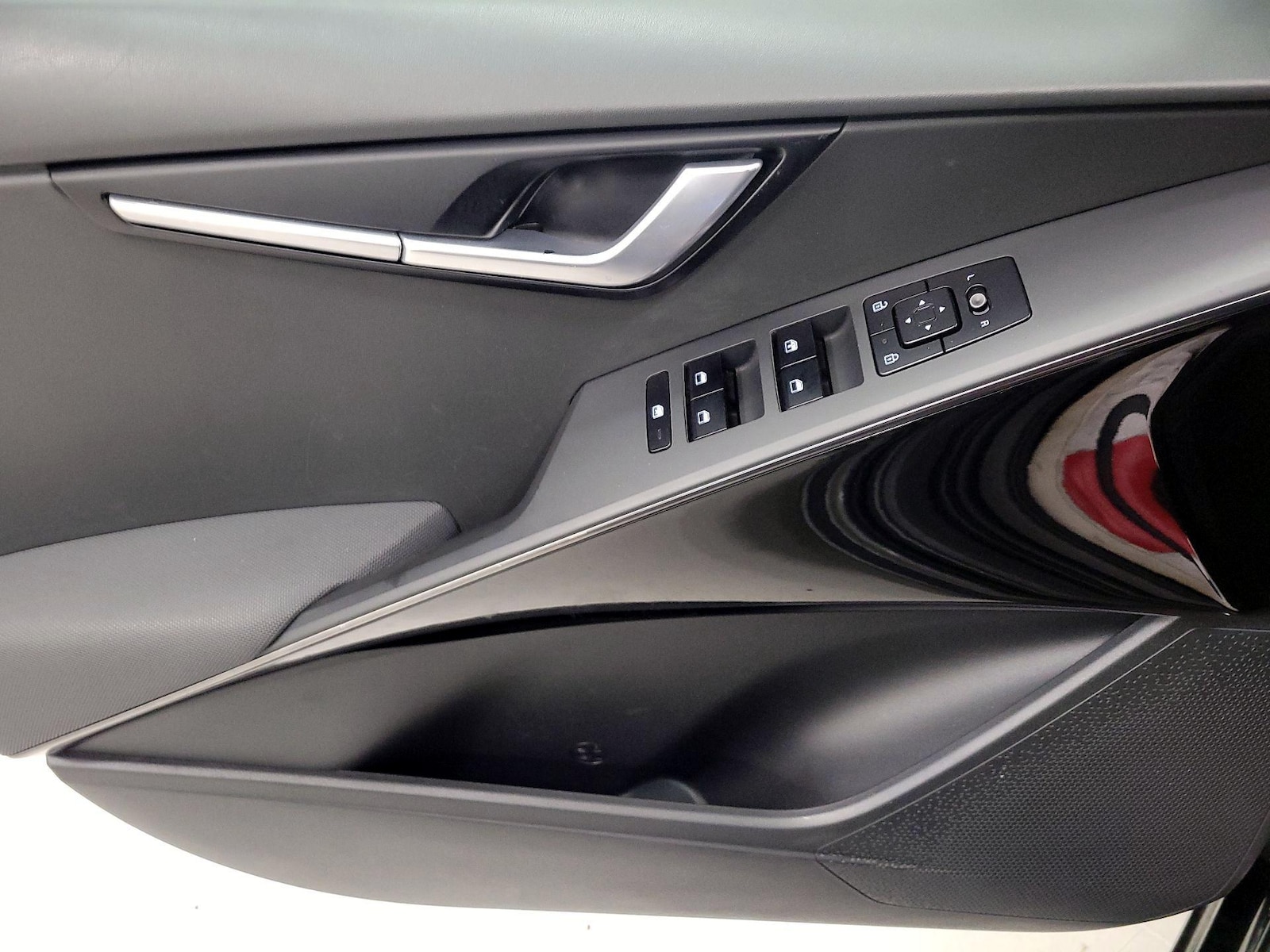 2023 Kia Niro EX - Photo 4