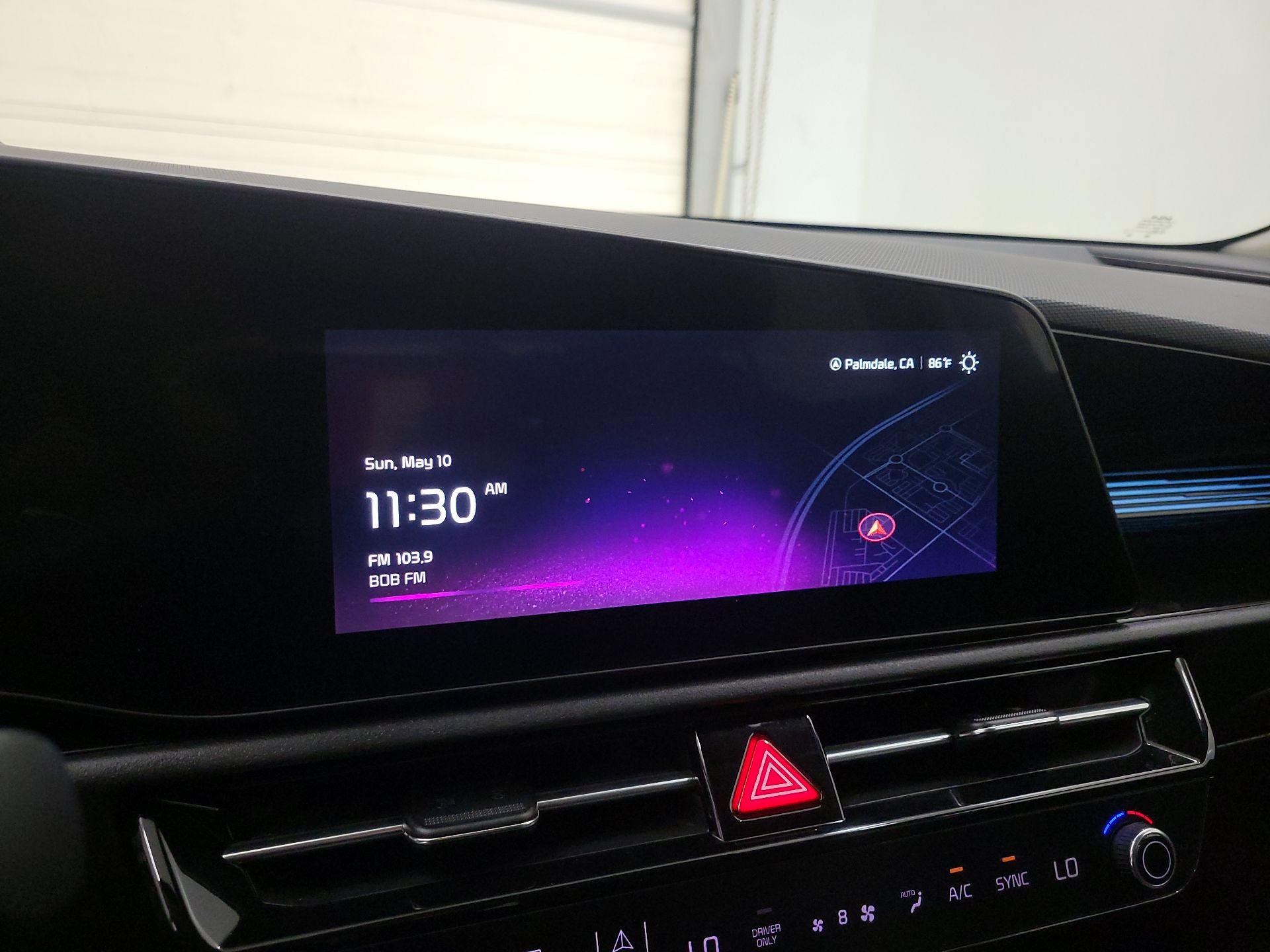 Thumbnail: 2023 Kia Niro - 16