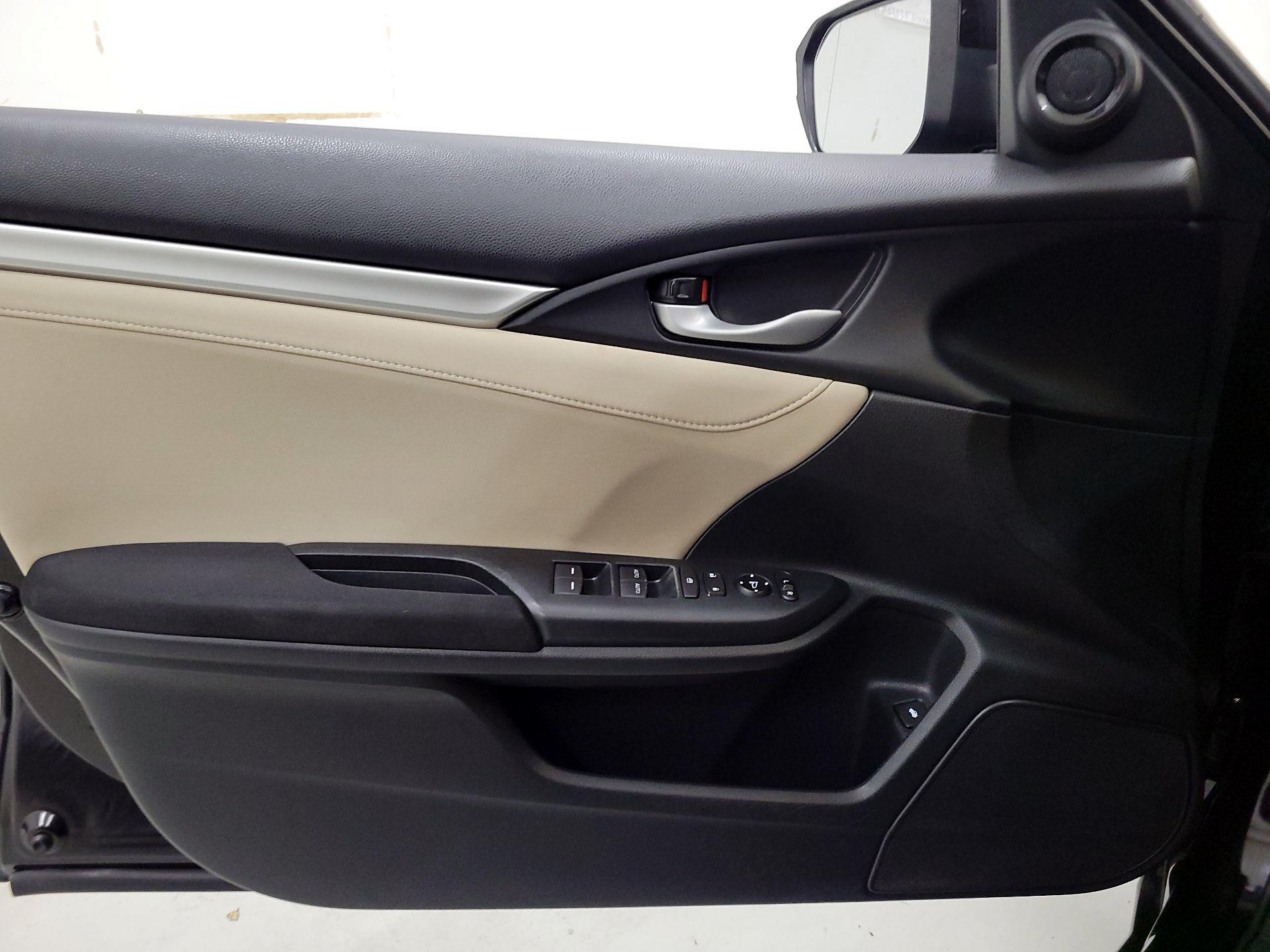 Thumbnail: 2016 Honda Civic - 10