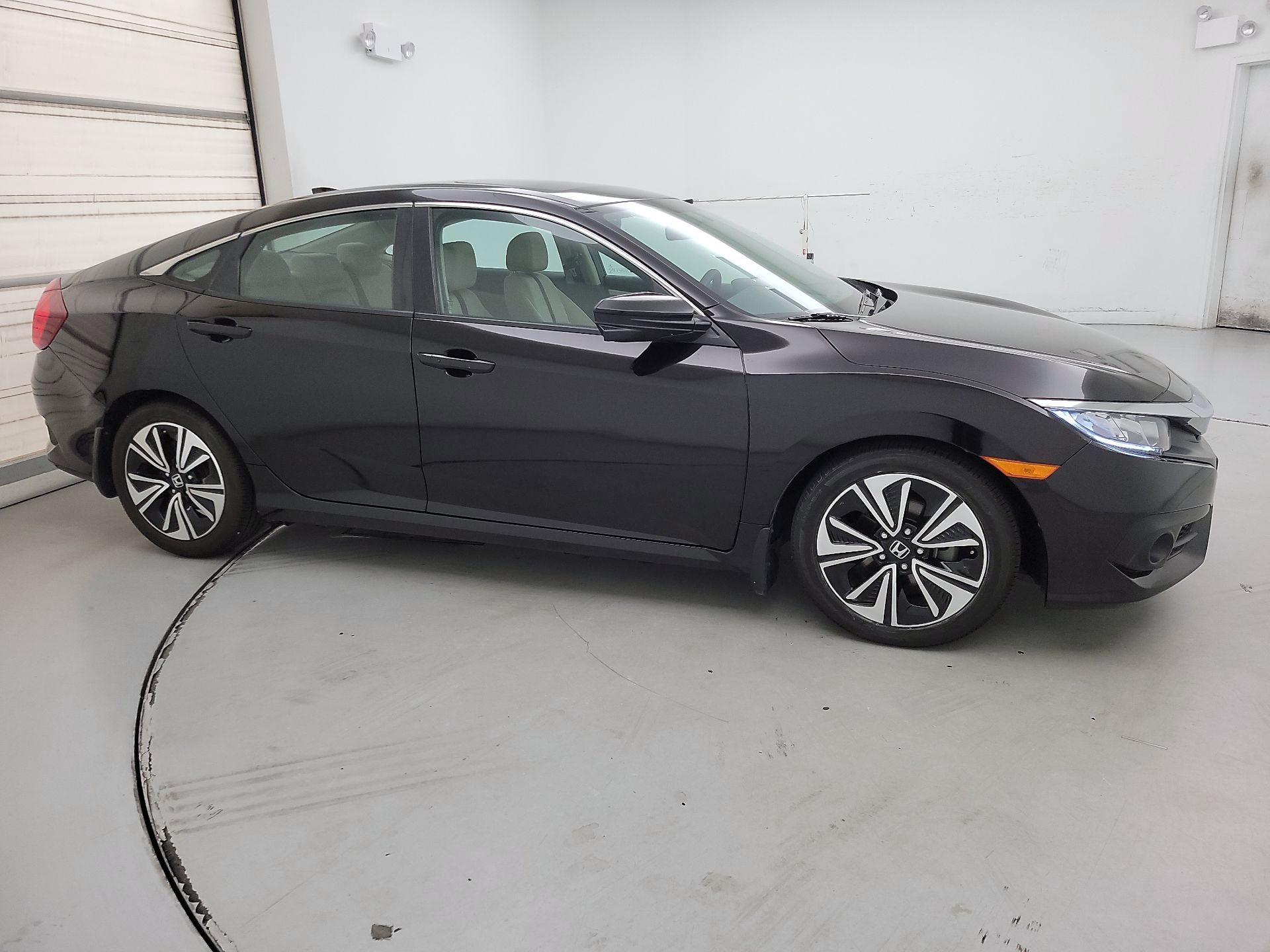 Thumbnail: 2016 Honda Civic - 4