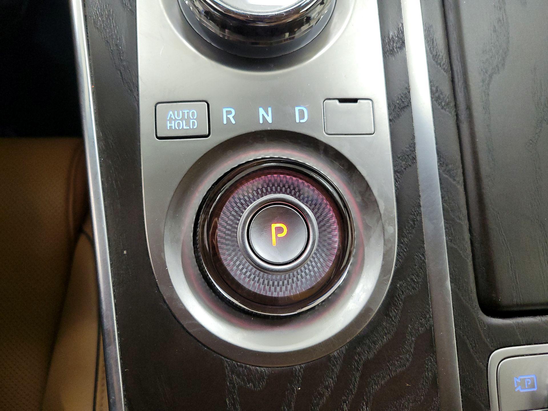 Thumbnail: 2023 Genesis GV80 - 16