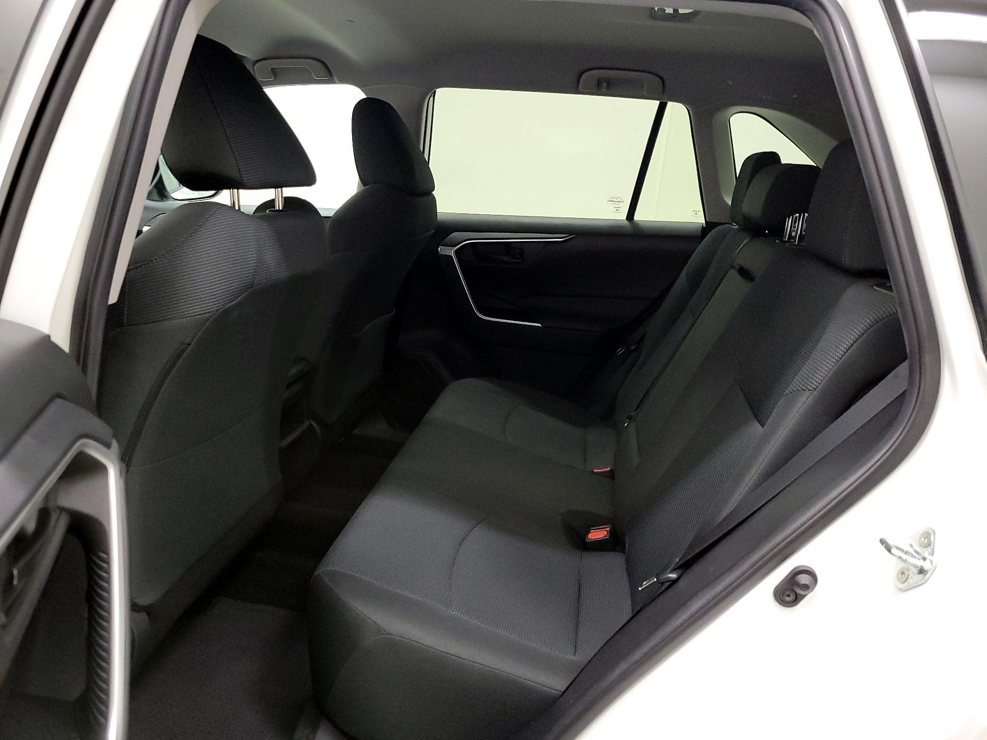 Thumbnail: 2021 Toyota RAV4 - 19
