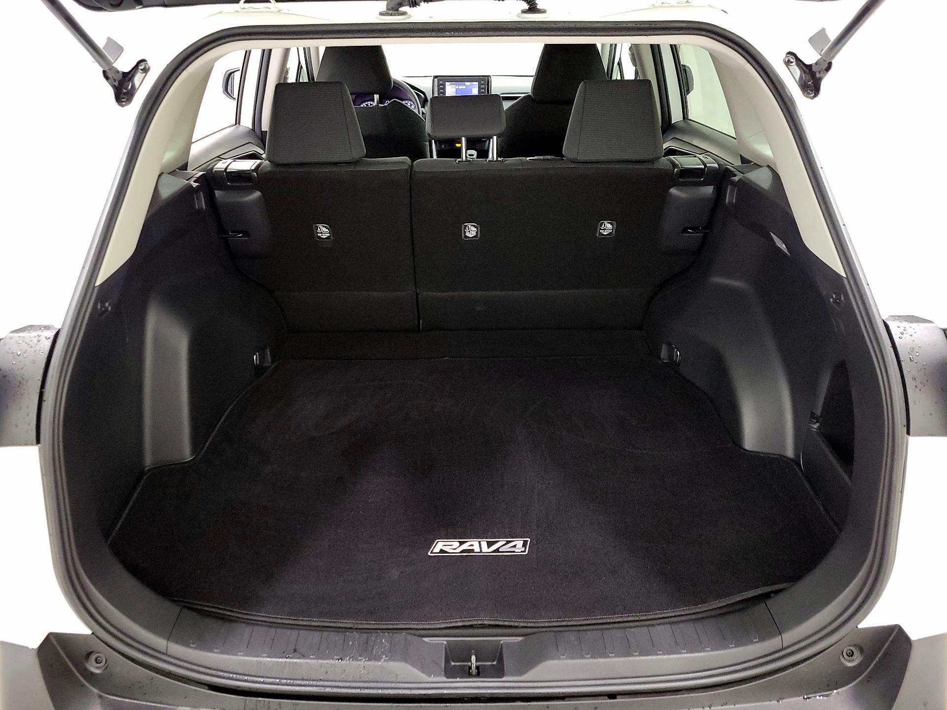 Thumbnail: 2021 Toyota RAV4 - 20