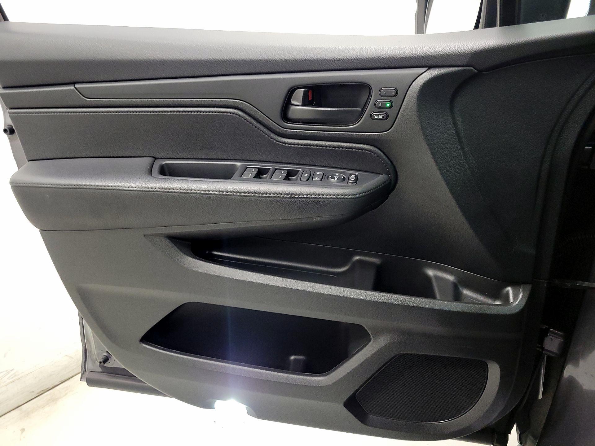 Thumbnail: 2022 Honda Odyssey - 12