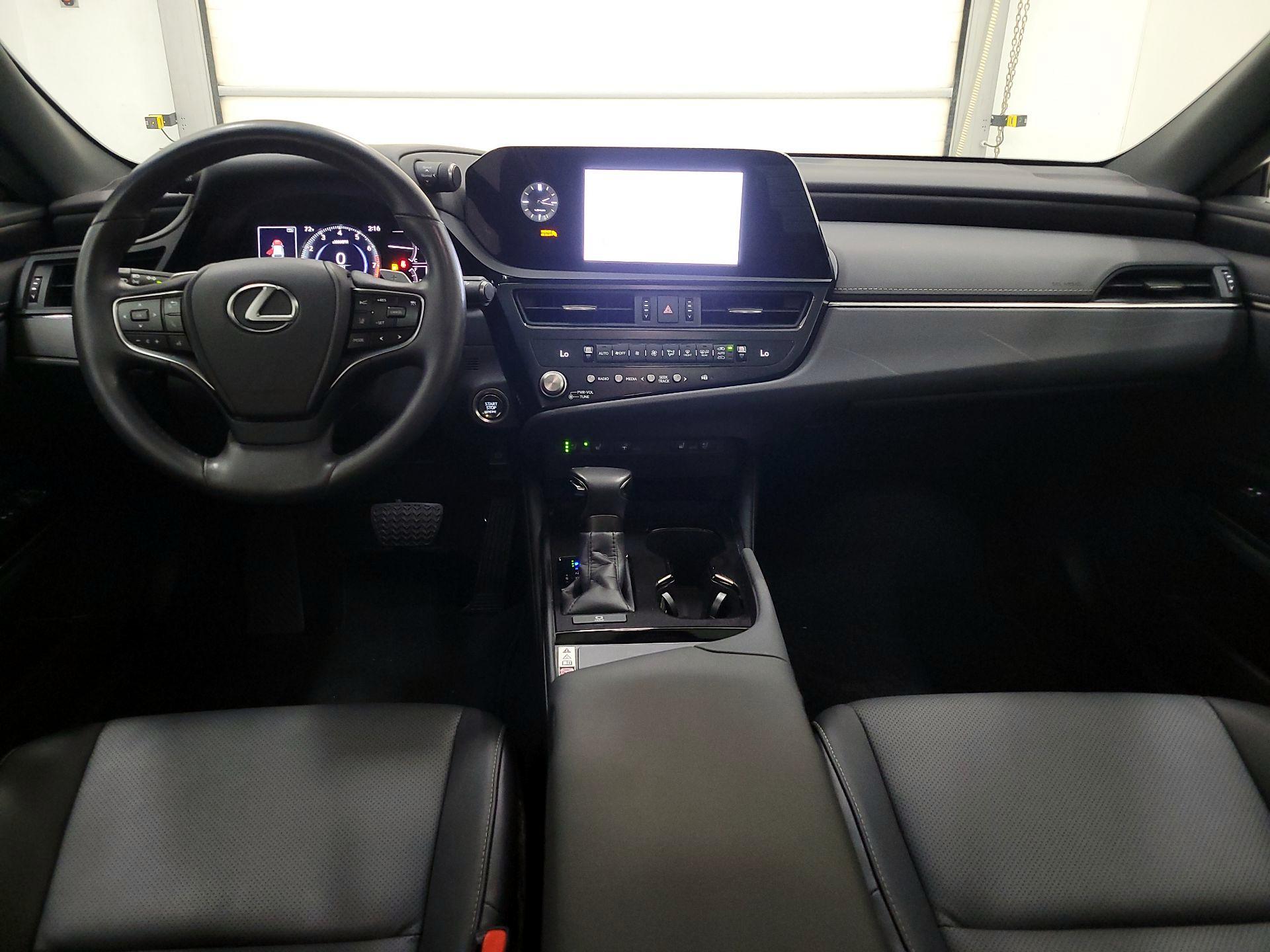 Thumbnail: 2023 Lexus ES - 9