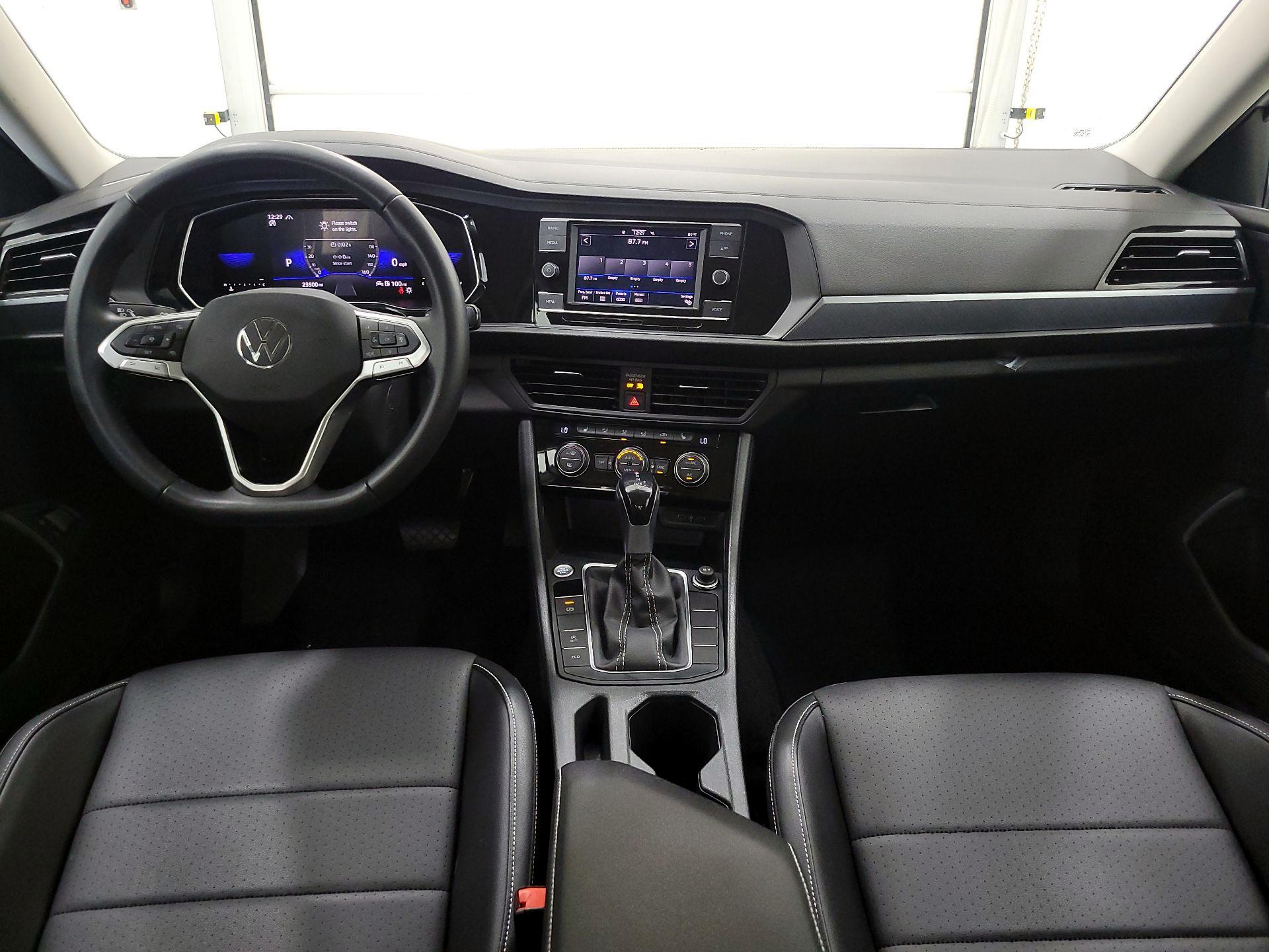 Thumbnail: 2023 Volkswagen Jetta - 9