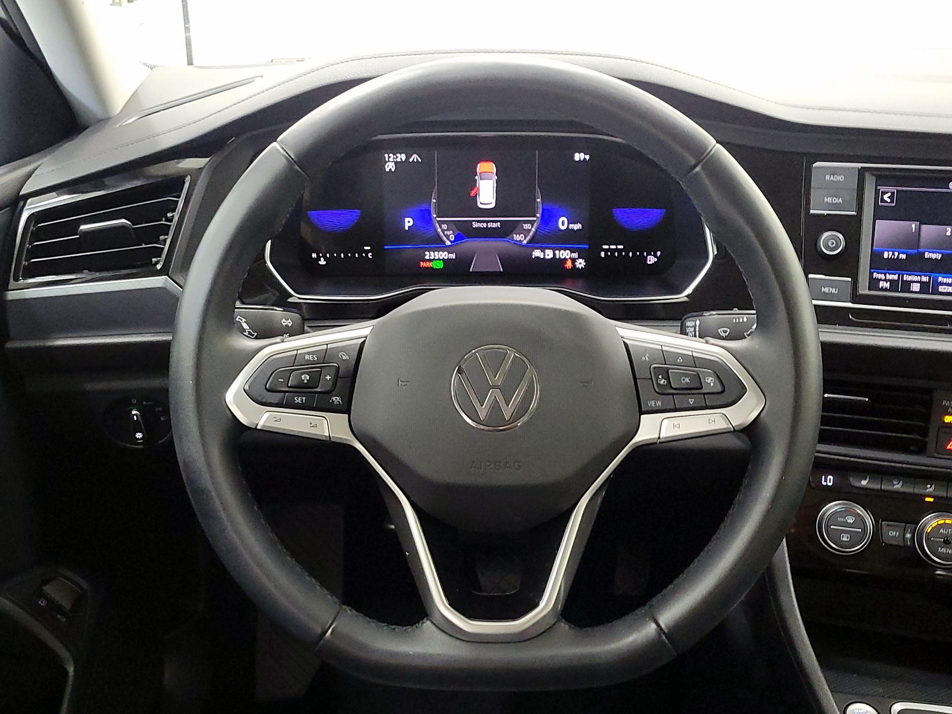 Thumbnail: 2023 Volkswagen Jetta - 10