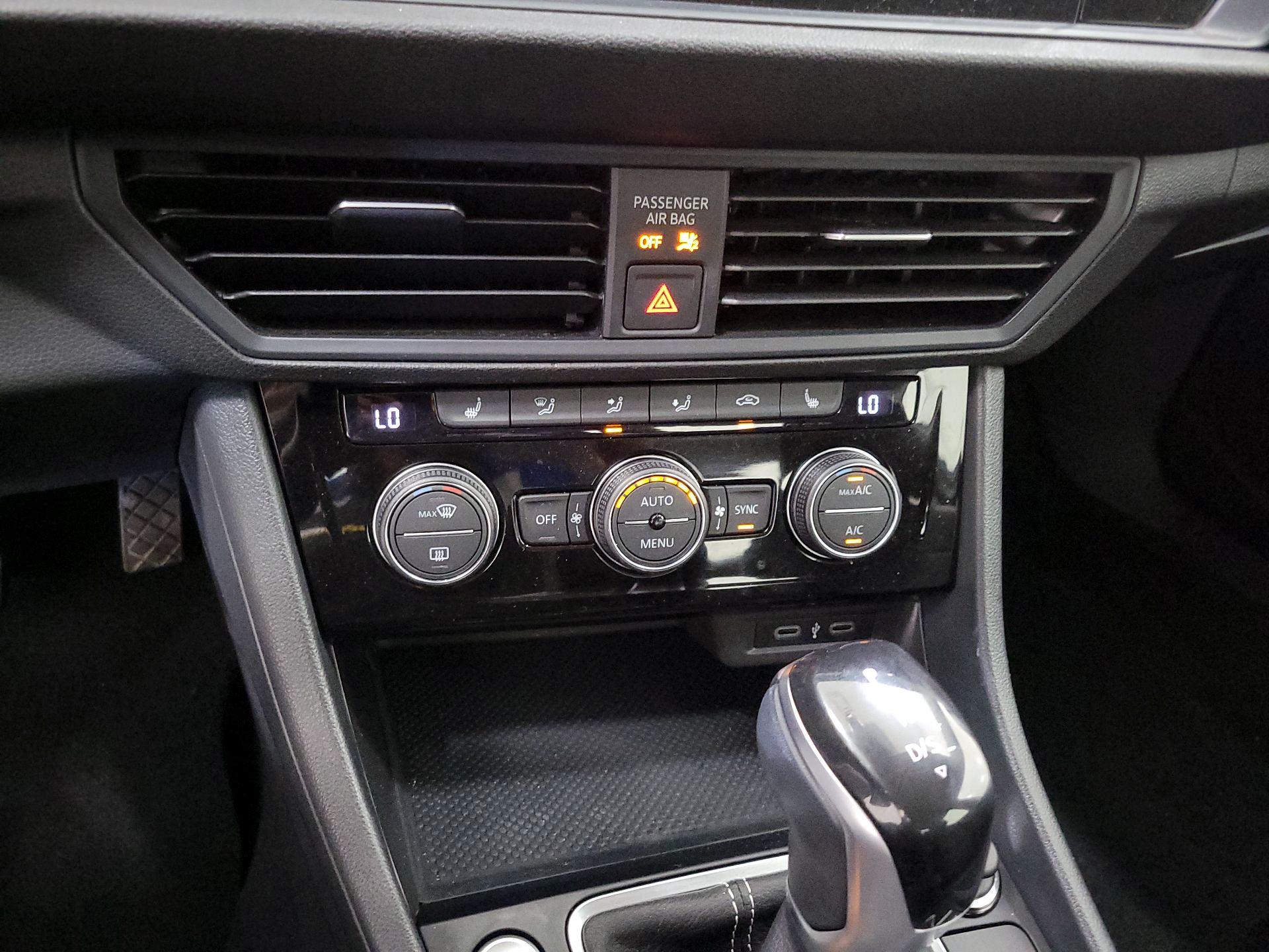 Thumbnail: 2023 Volkswagen Jetta - 16