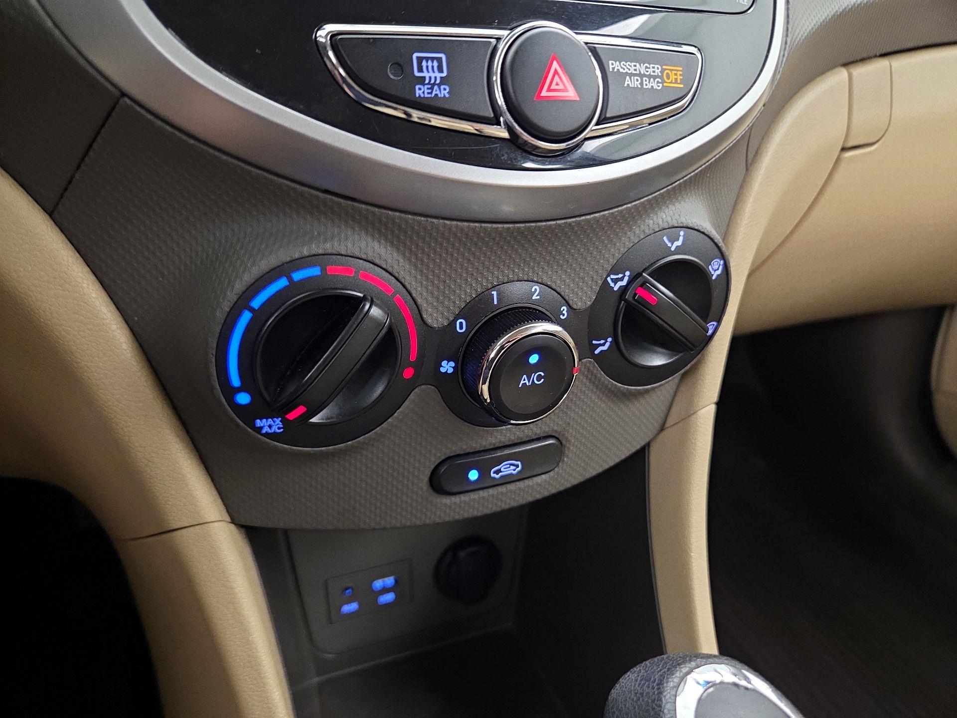 Thumbnail: 2014 Hyundai Accent - 15