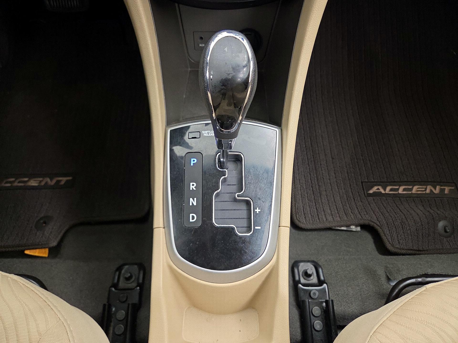 Thumbnail: 2014 Hyundai Accent - 16