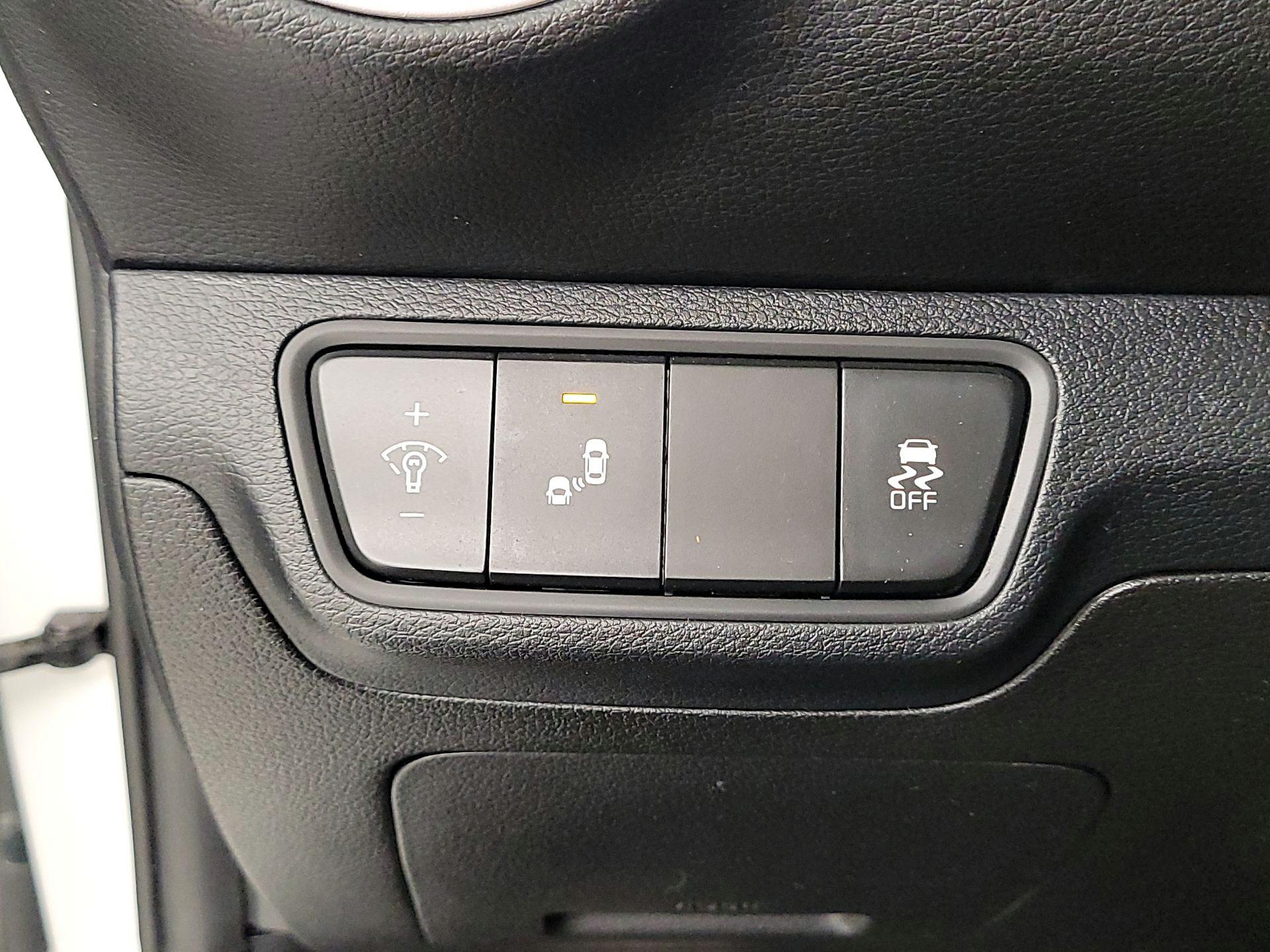 Thumbnail: 2023 Kia Forte - 13