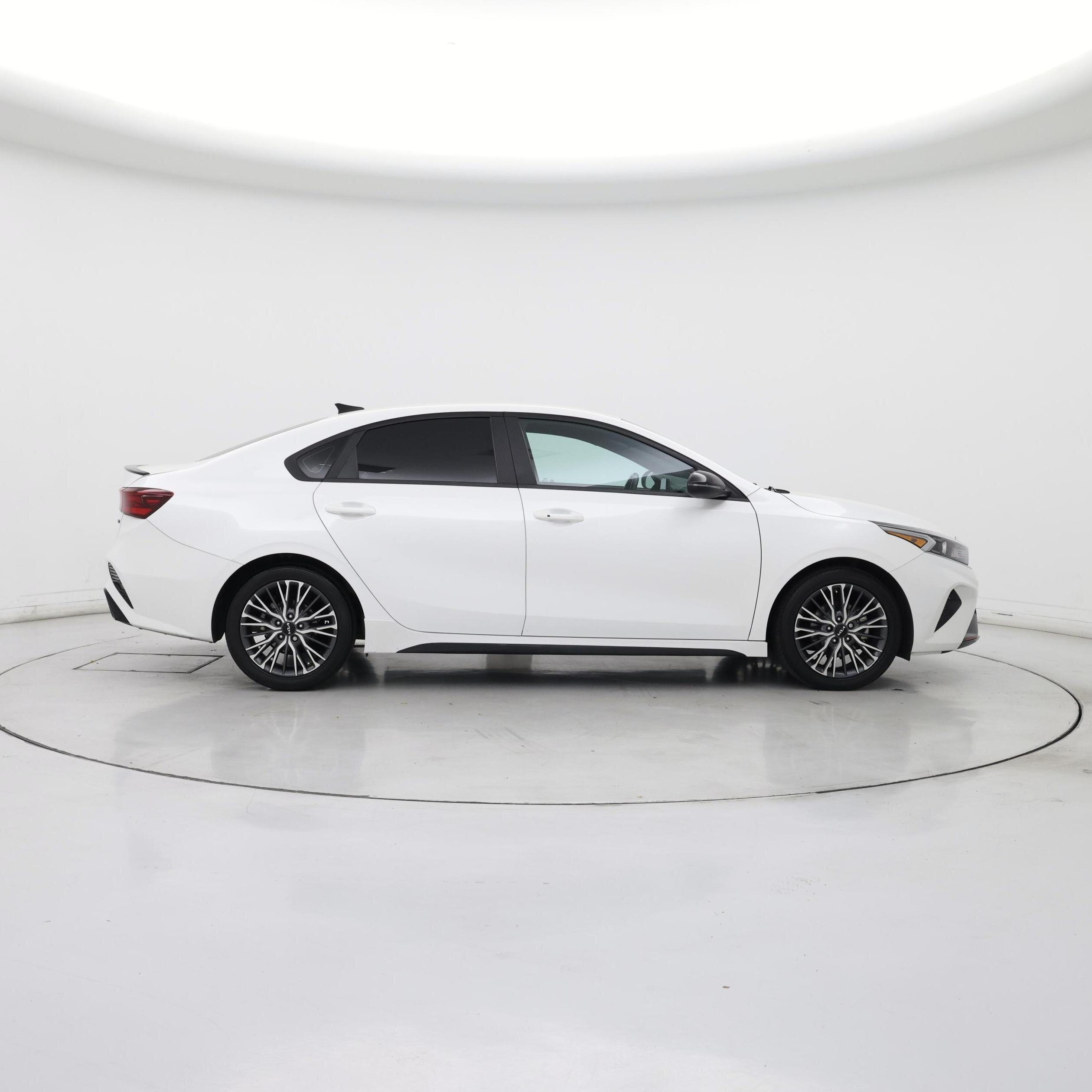 Thumbnail: 2023 Kia Forte - 7