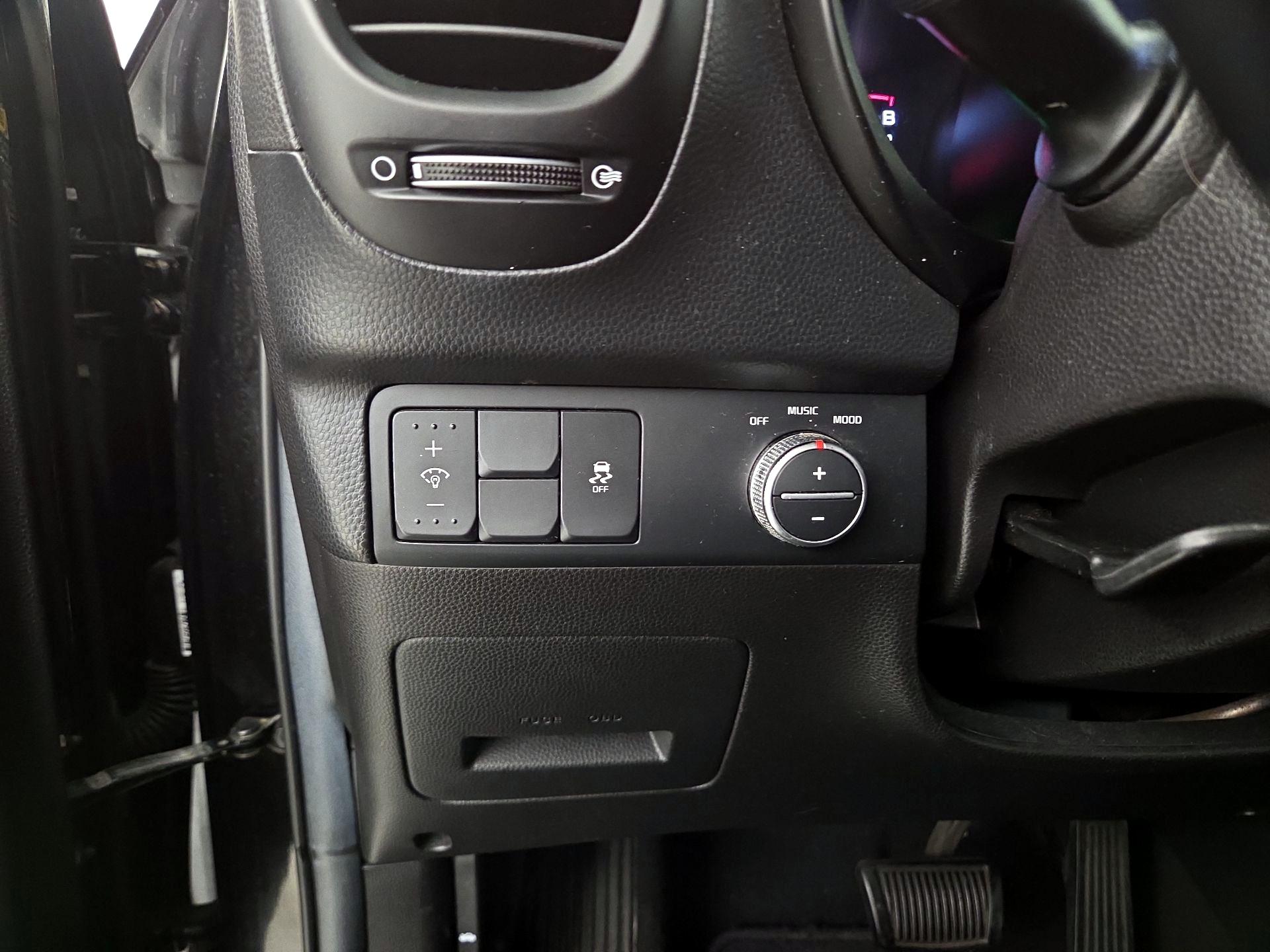 Thumbnail: 2015 Kia Soul - 13