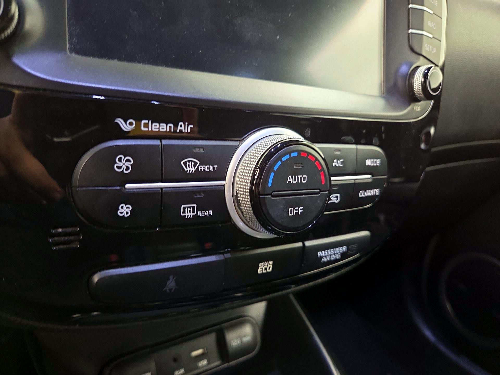 Thumbnail: 2015 Kia Soul - 16