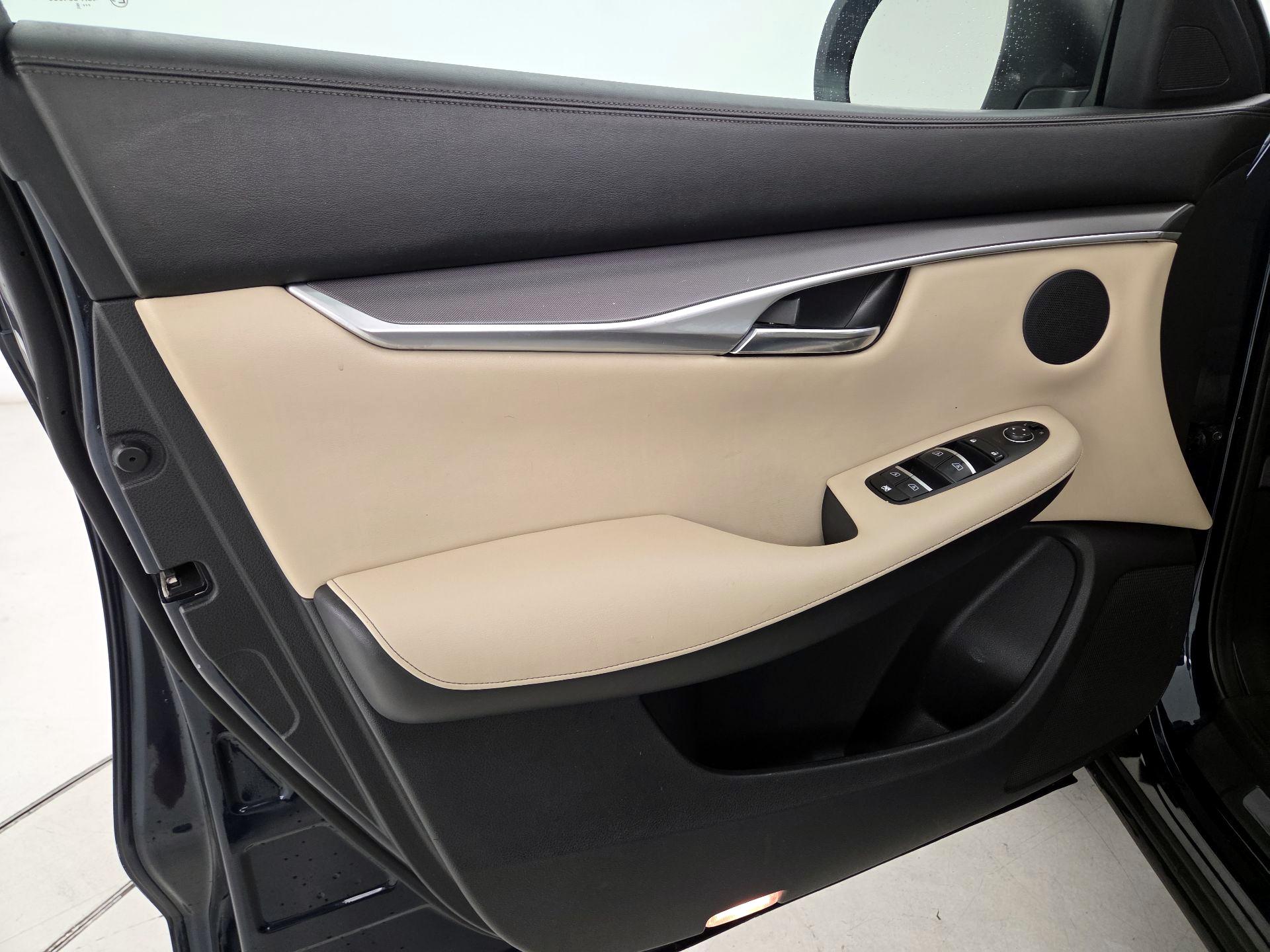 Thumbnail: 2019 INFINITI QX50 - 12