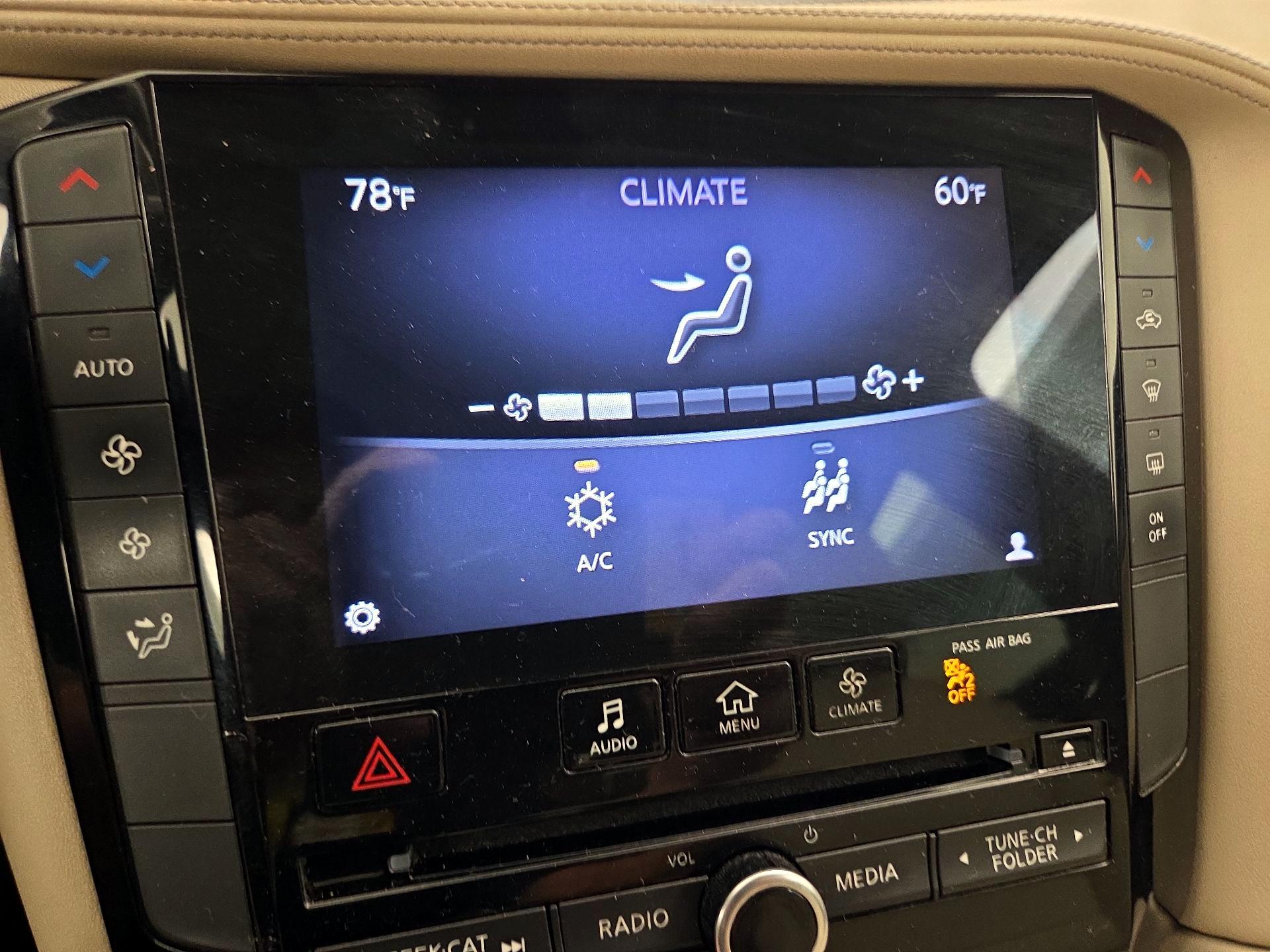 Thumbnail: 2019 INFINITI QX50 - 16