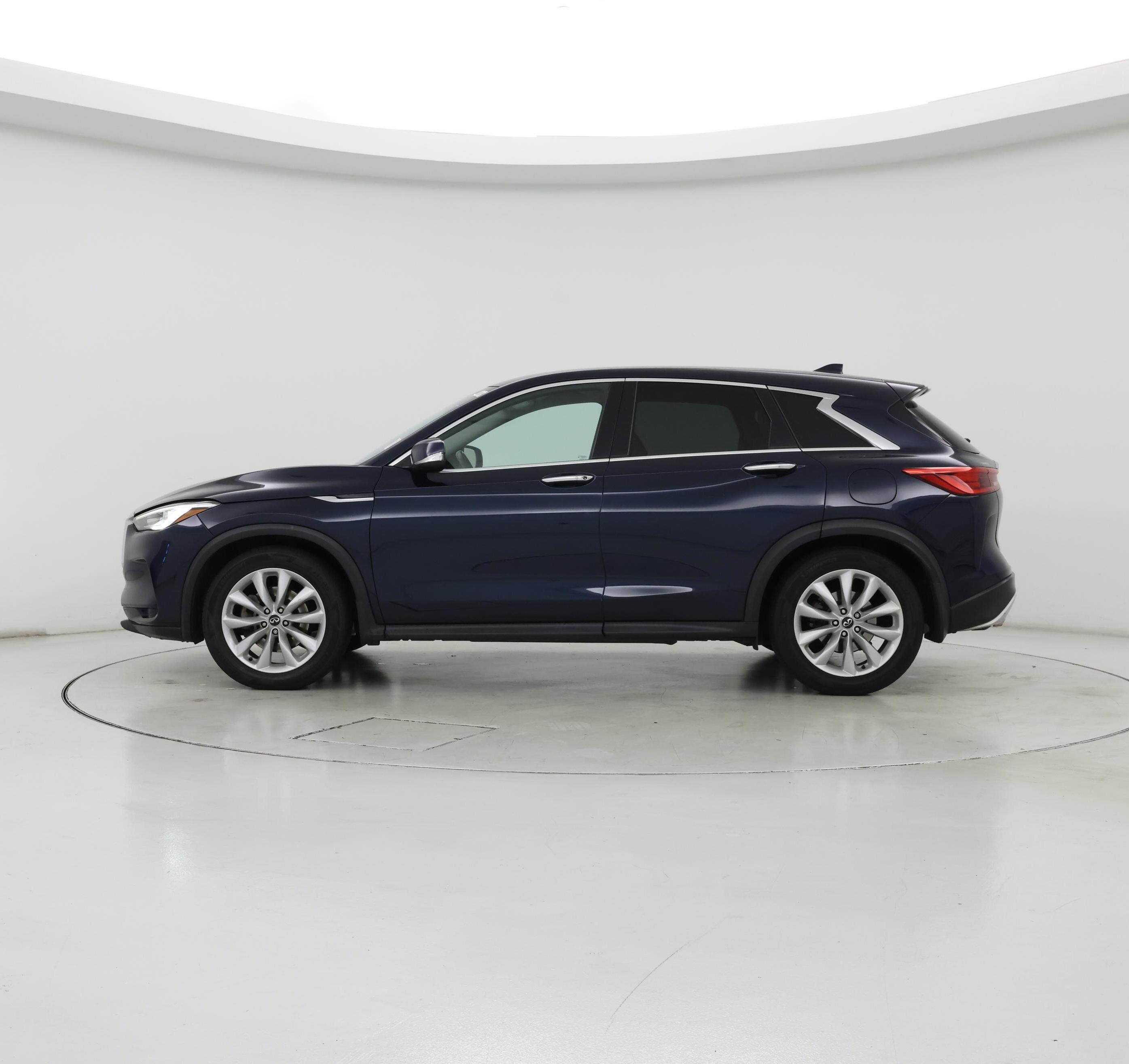 Thumbnail: 2019 INFINITI QX50 - 3