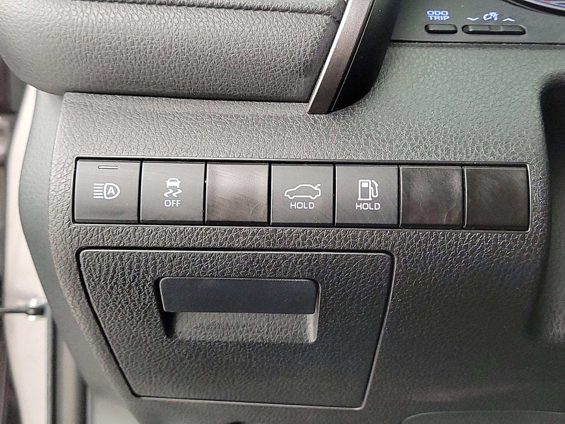 Thumbnail: 2023 Toyota Camry - 13