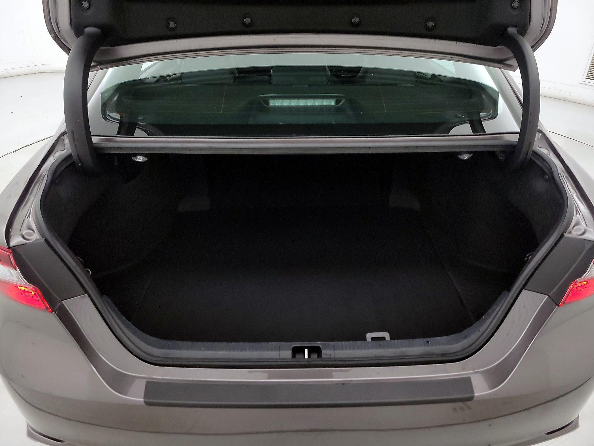 Thumbnail: 2023 Toyota Camry - 20