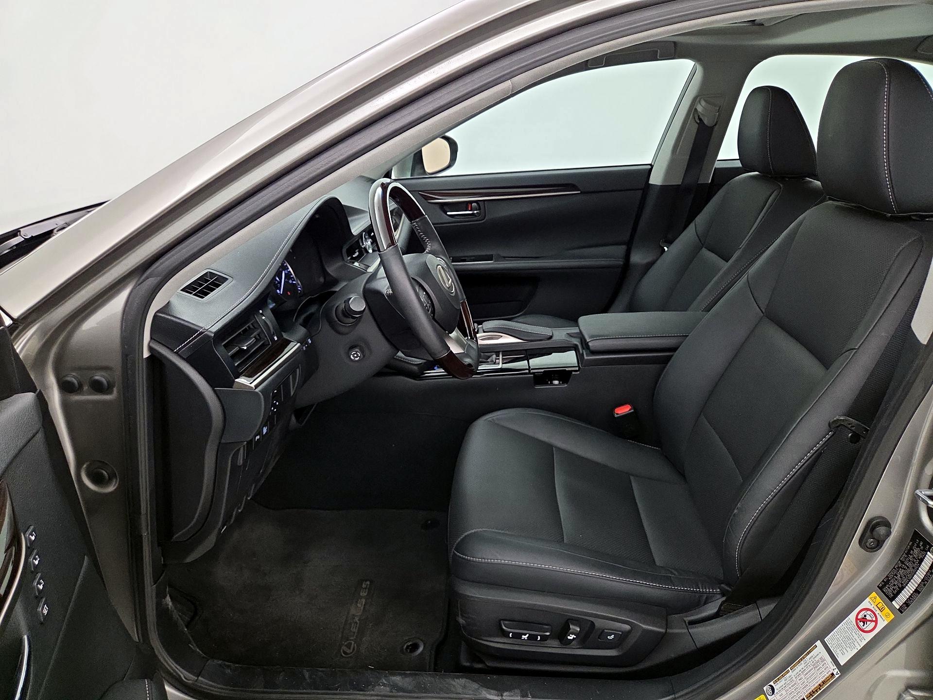 Thumbnail: 2016 Lexus ES - 11