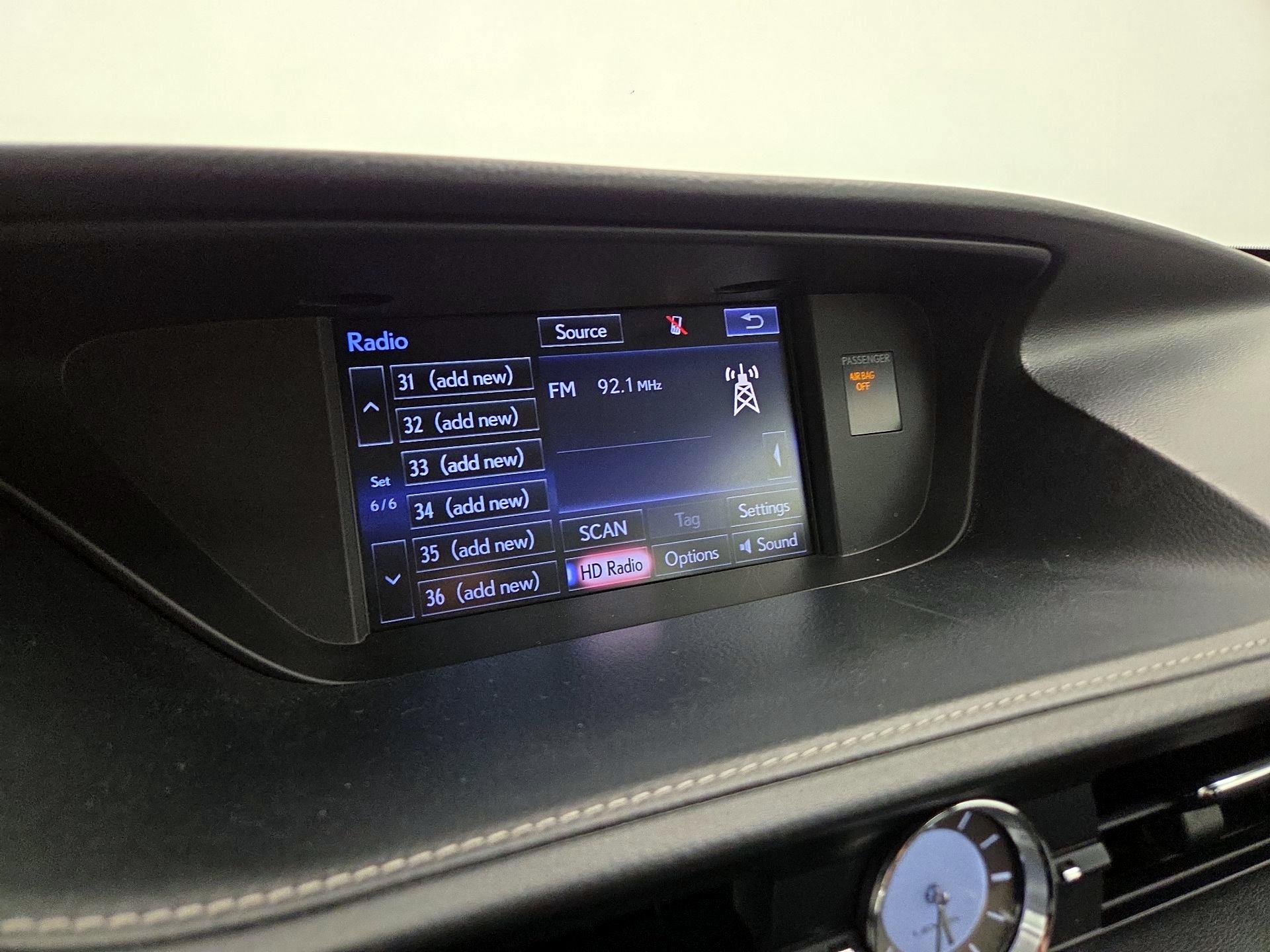 Thumbnail: 2016 Lexus ES - 16