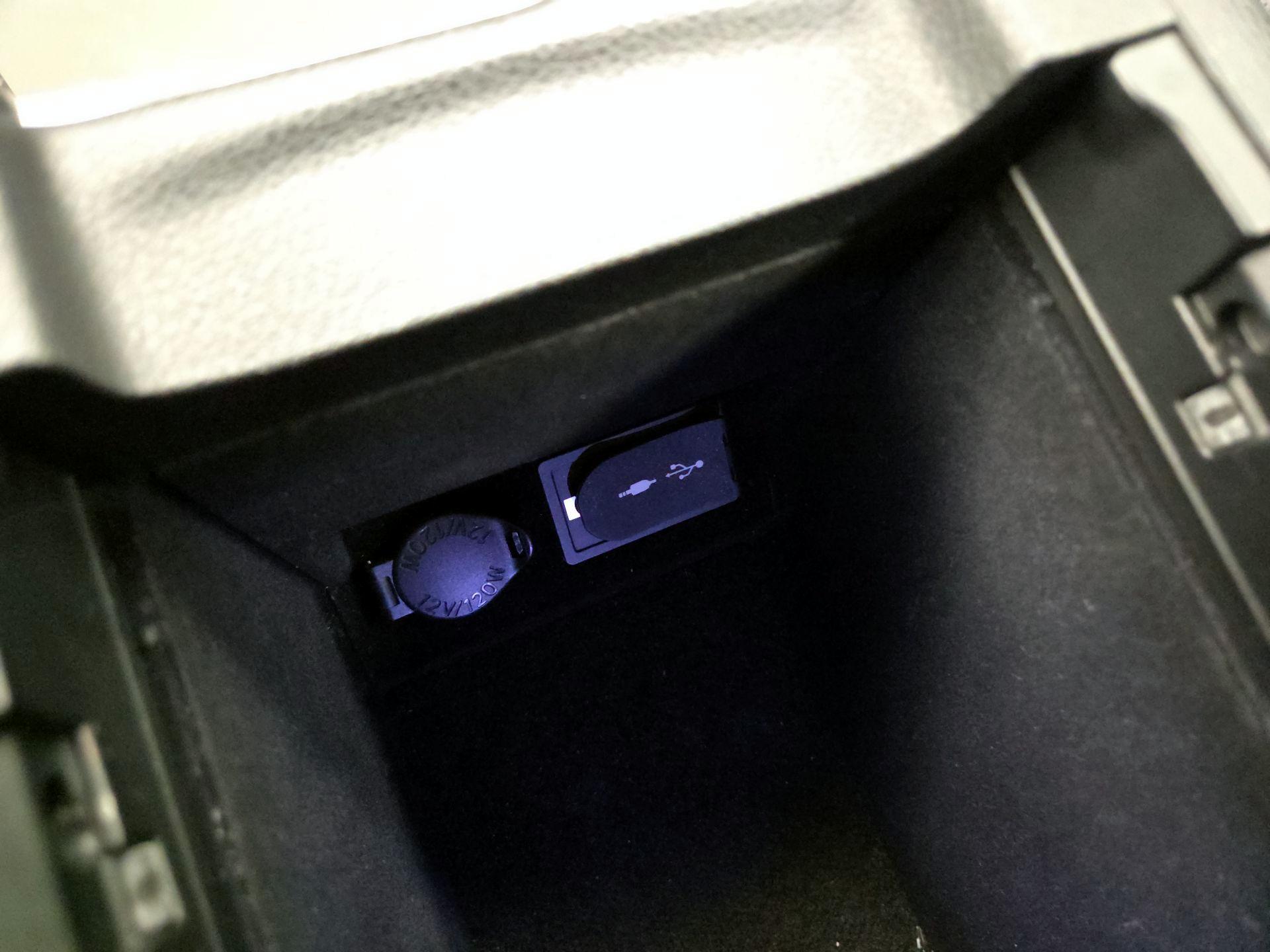 Thumbnail: 2016 Lexus ES - 19