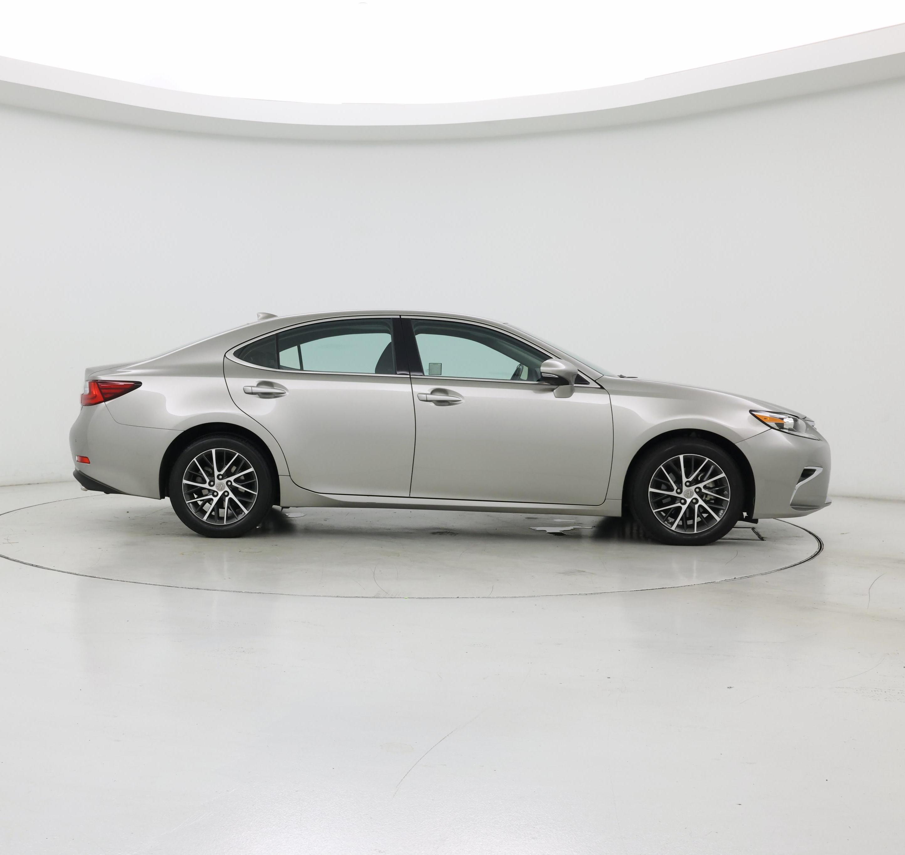 Thumbnail: 2016 Lexus ES - 7