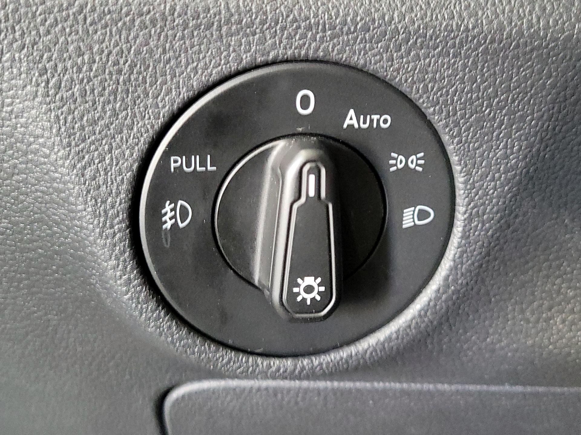 Thumbnail: 2020 Volkswagen Jetta - 13