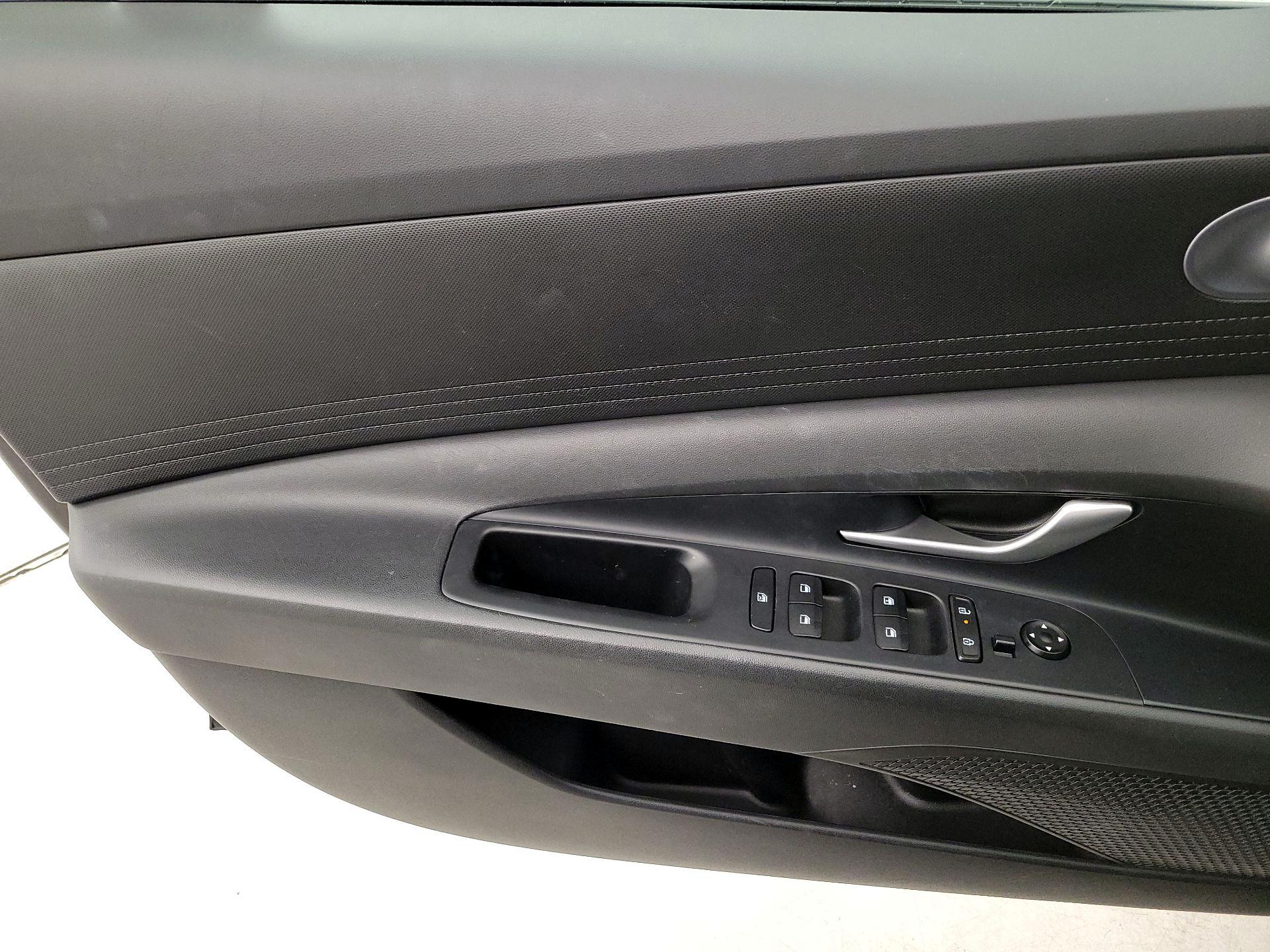 Thumbnail: 2024 Hyundai Elantra - 10