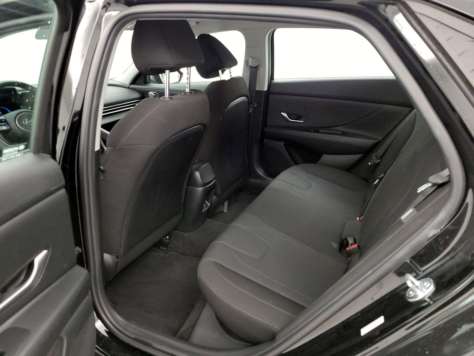 Thumbnail: 2024 Hyundai Elantra - 17